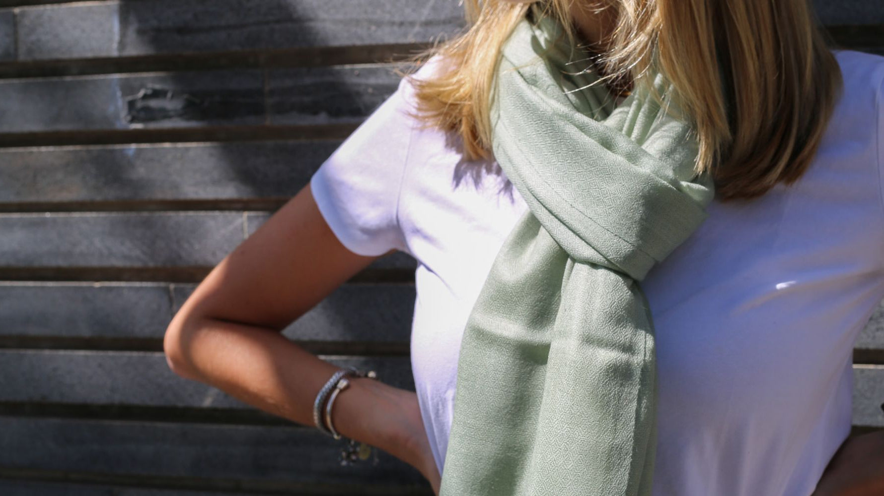 6 ways to wear a pashmina shawl