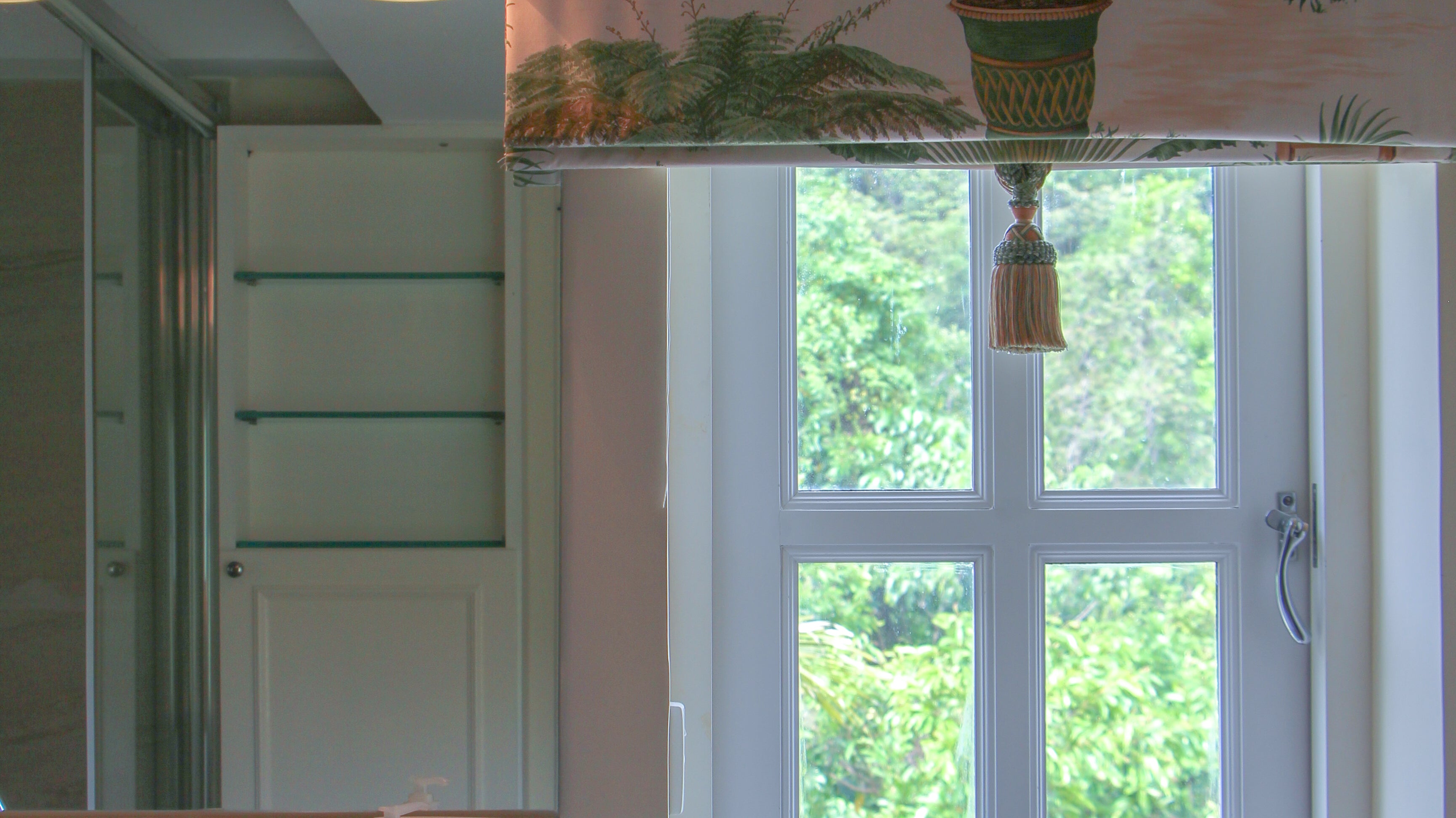 Tips to decorate your bathroom with Mary, Inside Owner