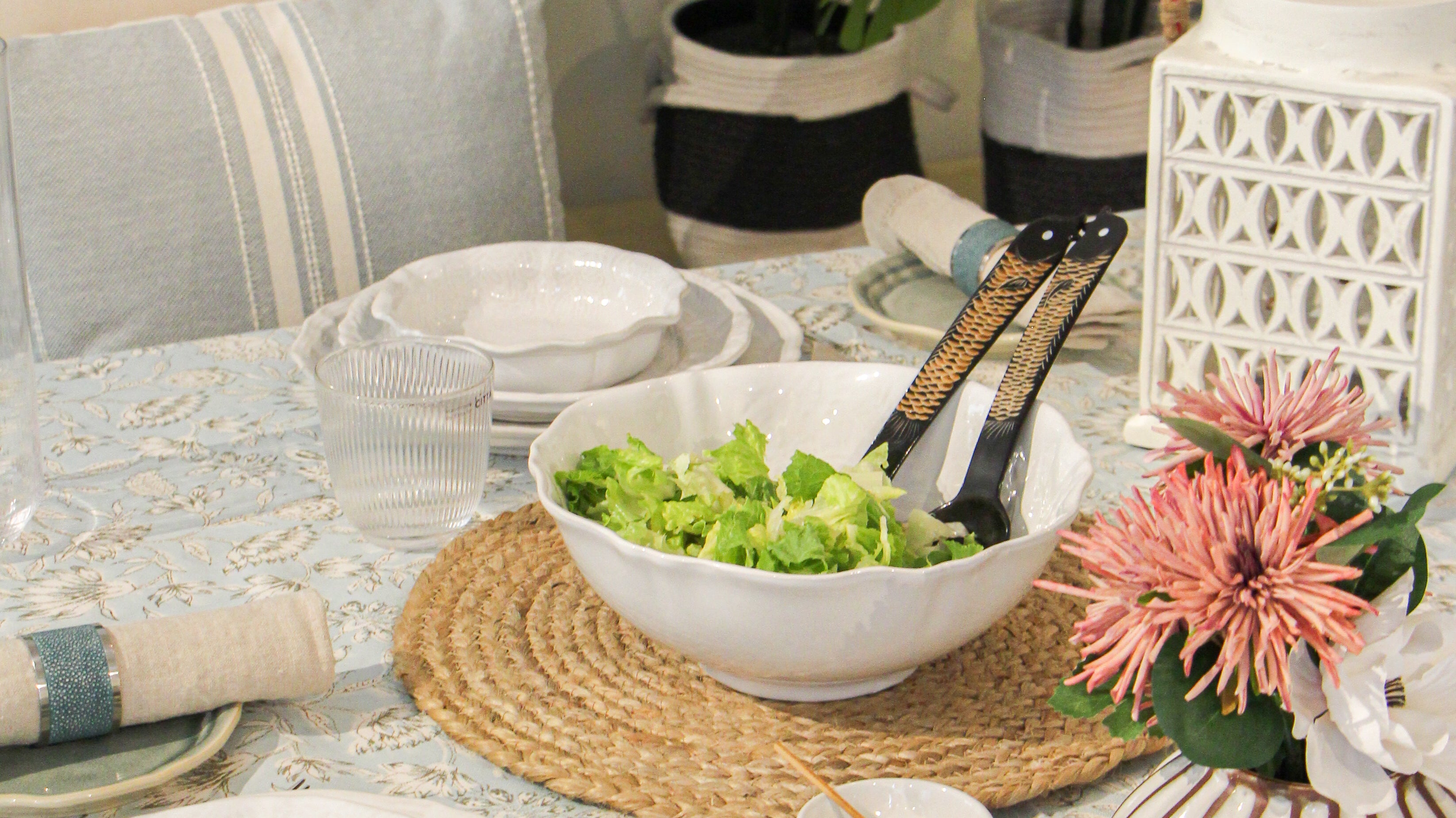 Elegant Summer Table