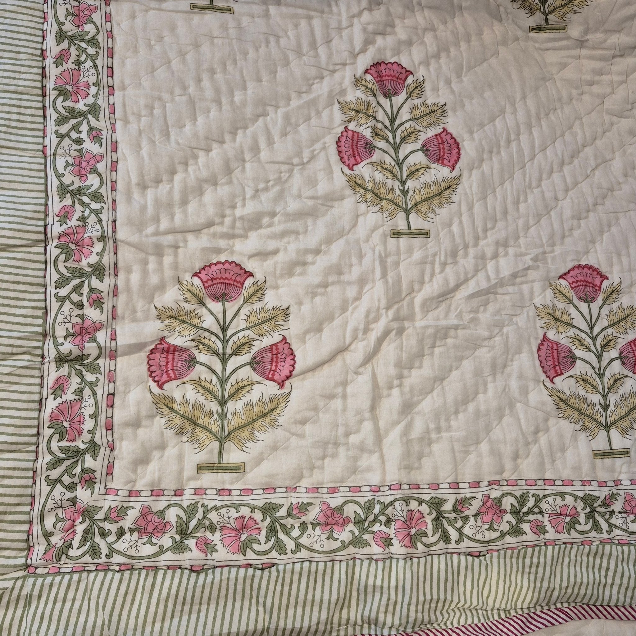 Carnation block-print reversible single quilt