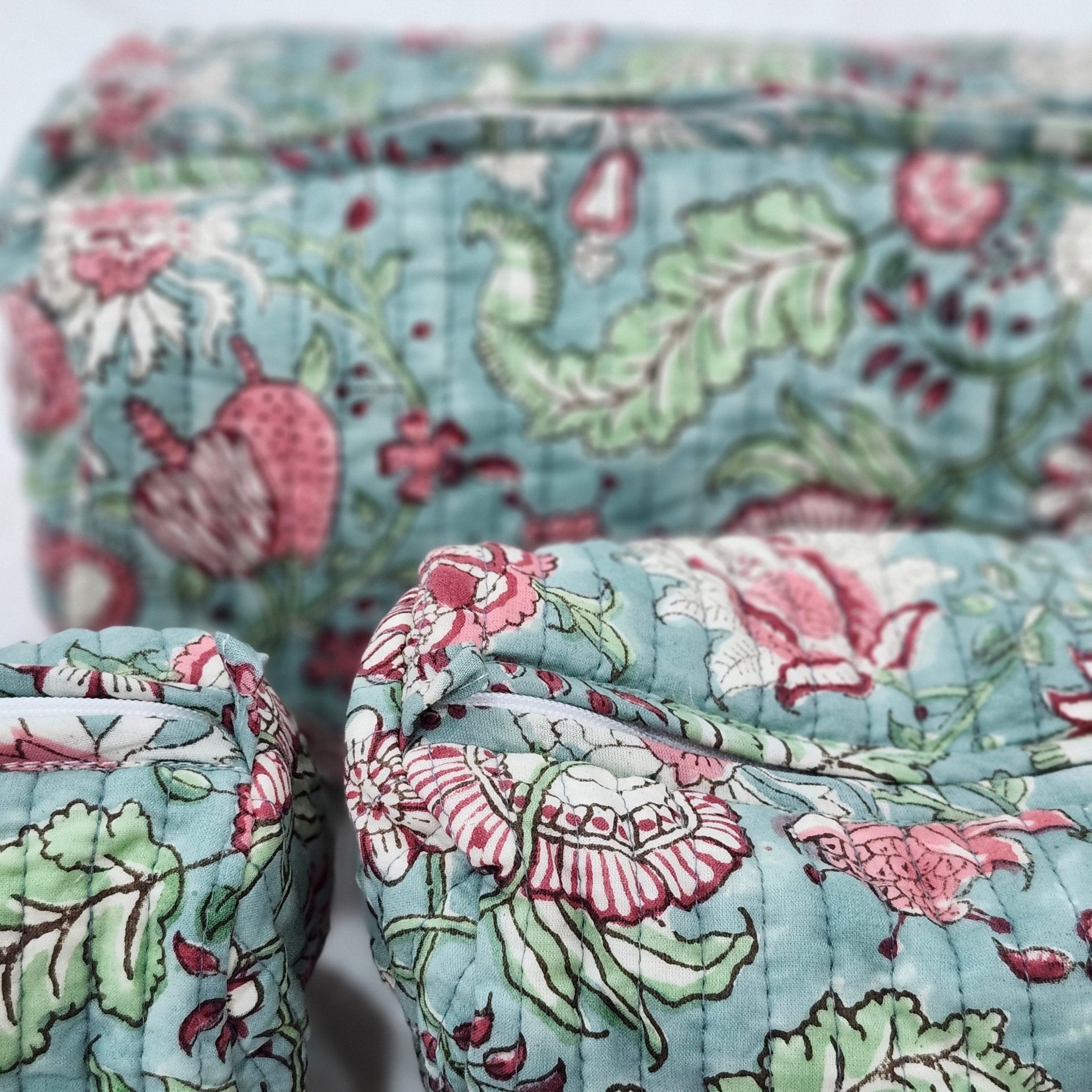 Hibiscus block-print wash bag with a lined interior