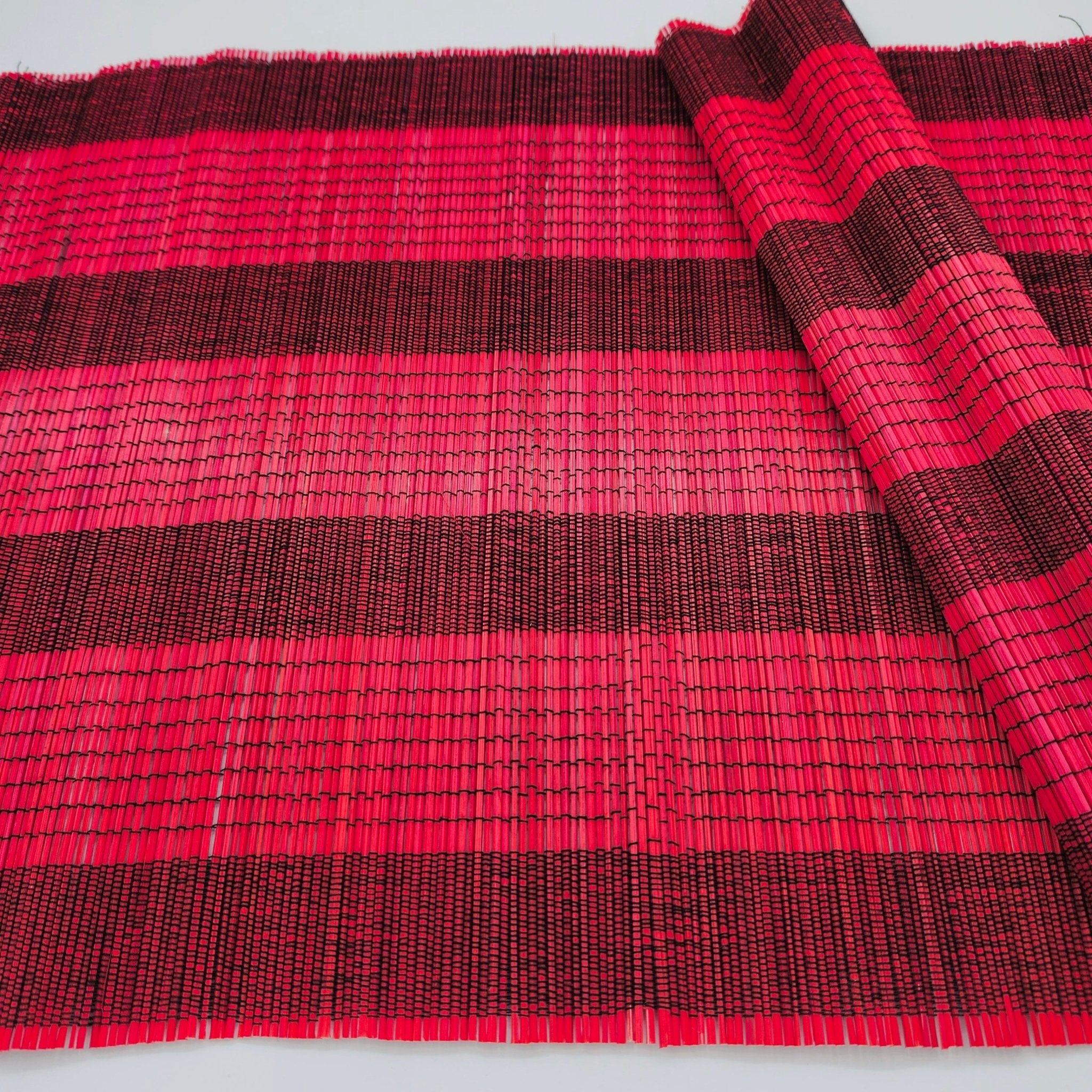 Fuchsia pink woven bamboo placemat, 38 x 30 cm