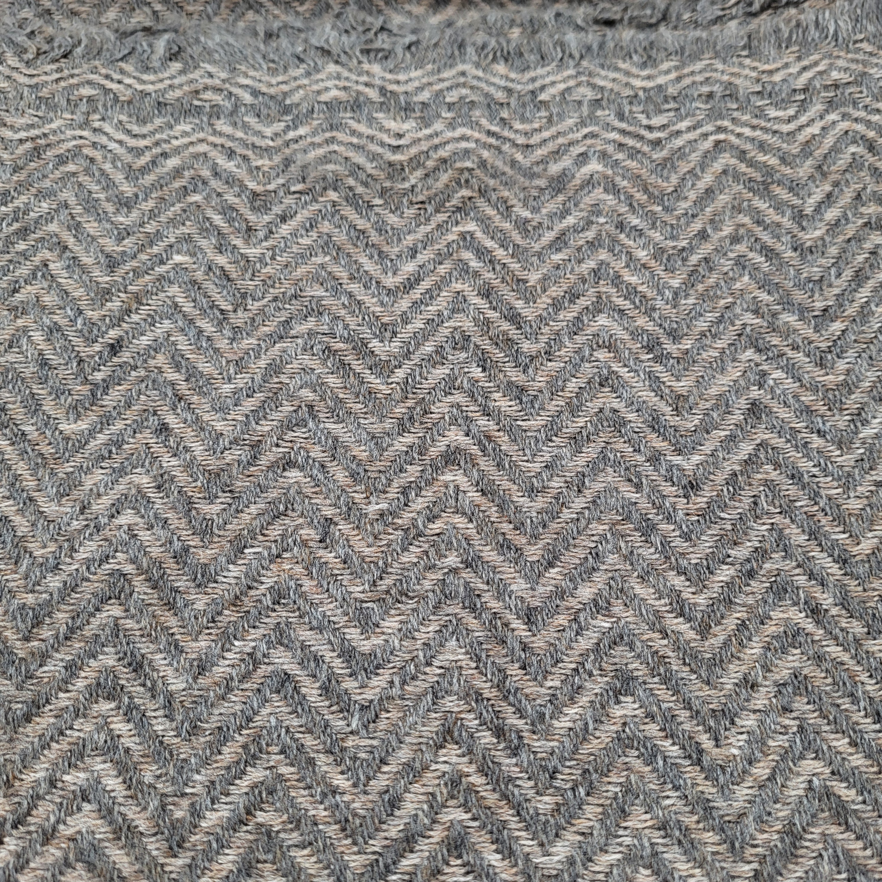 Cashmere herringbone shawl in taupe