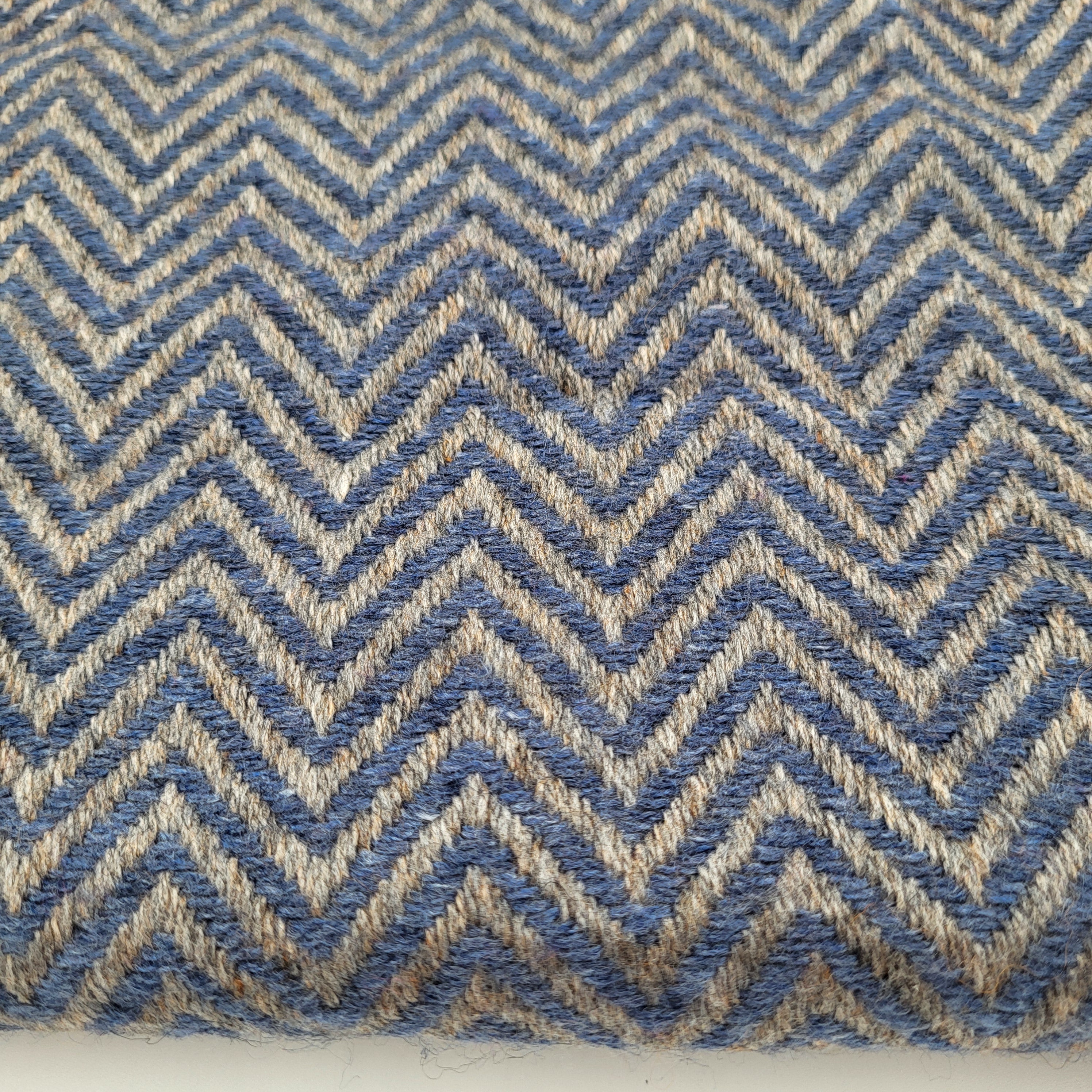 Cashmere herringbone shawl in denim