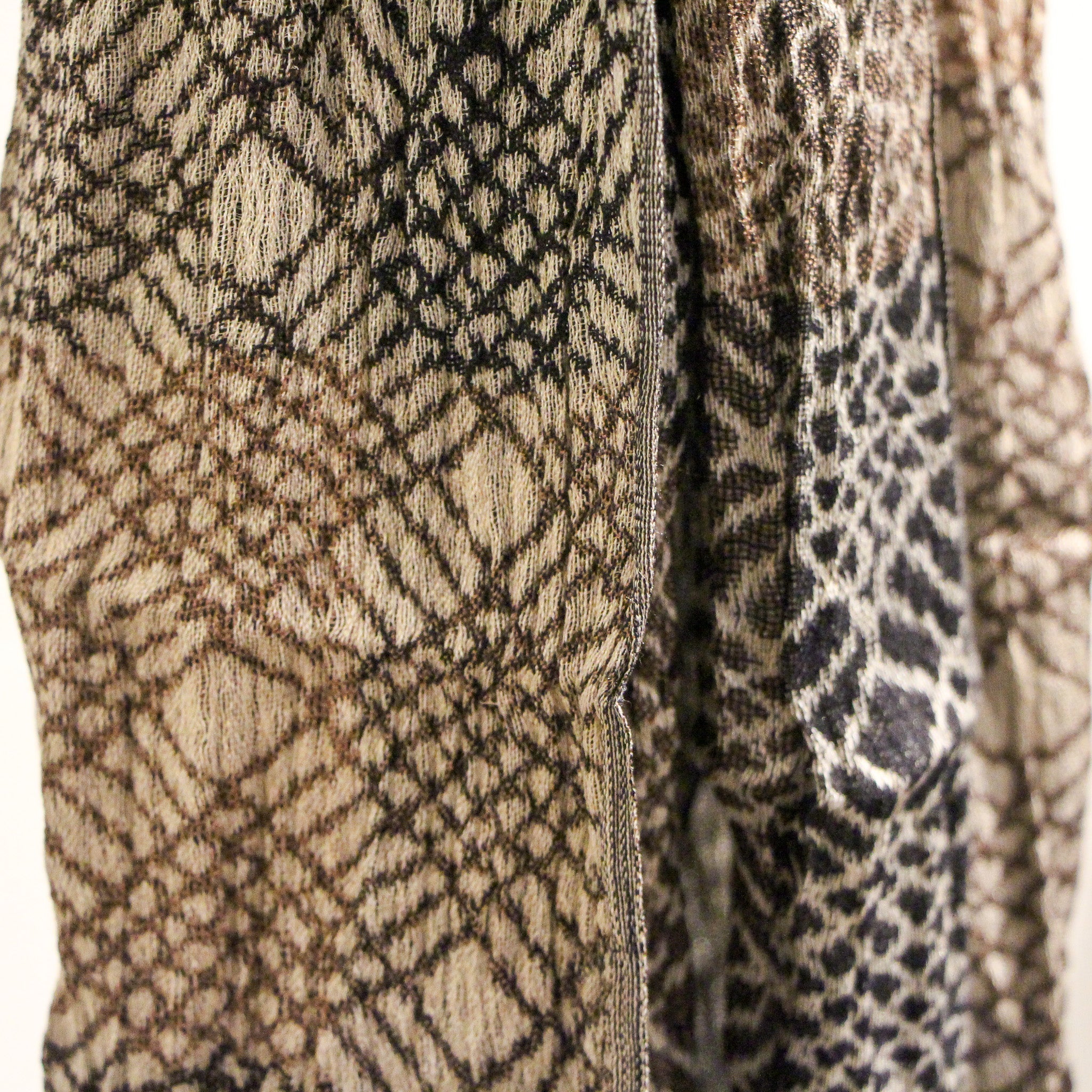 Hand-woven silk scarf with a diamond pattern, 60 x 180 cm, India