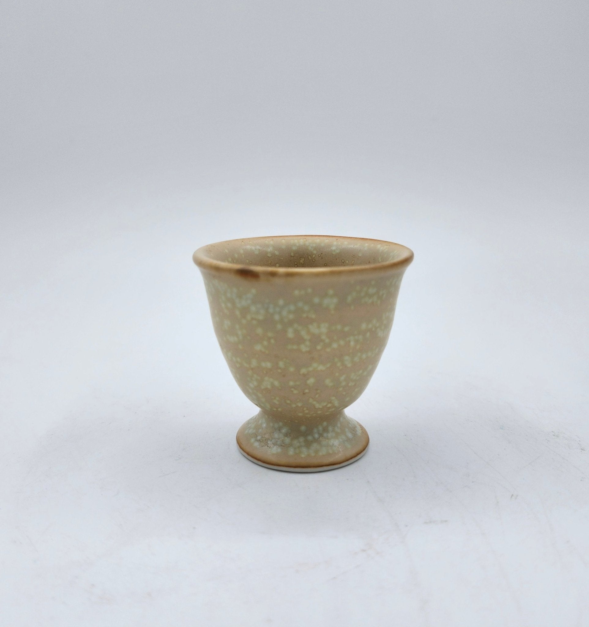 Taupe ceramic egg cup, 5 cm diameter x 5 cm