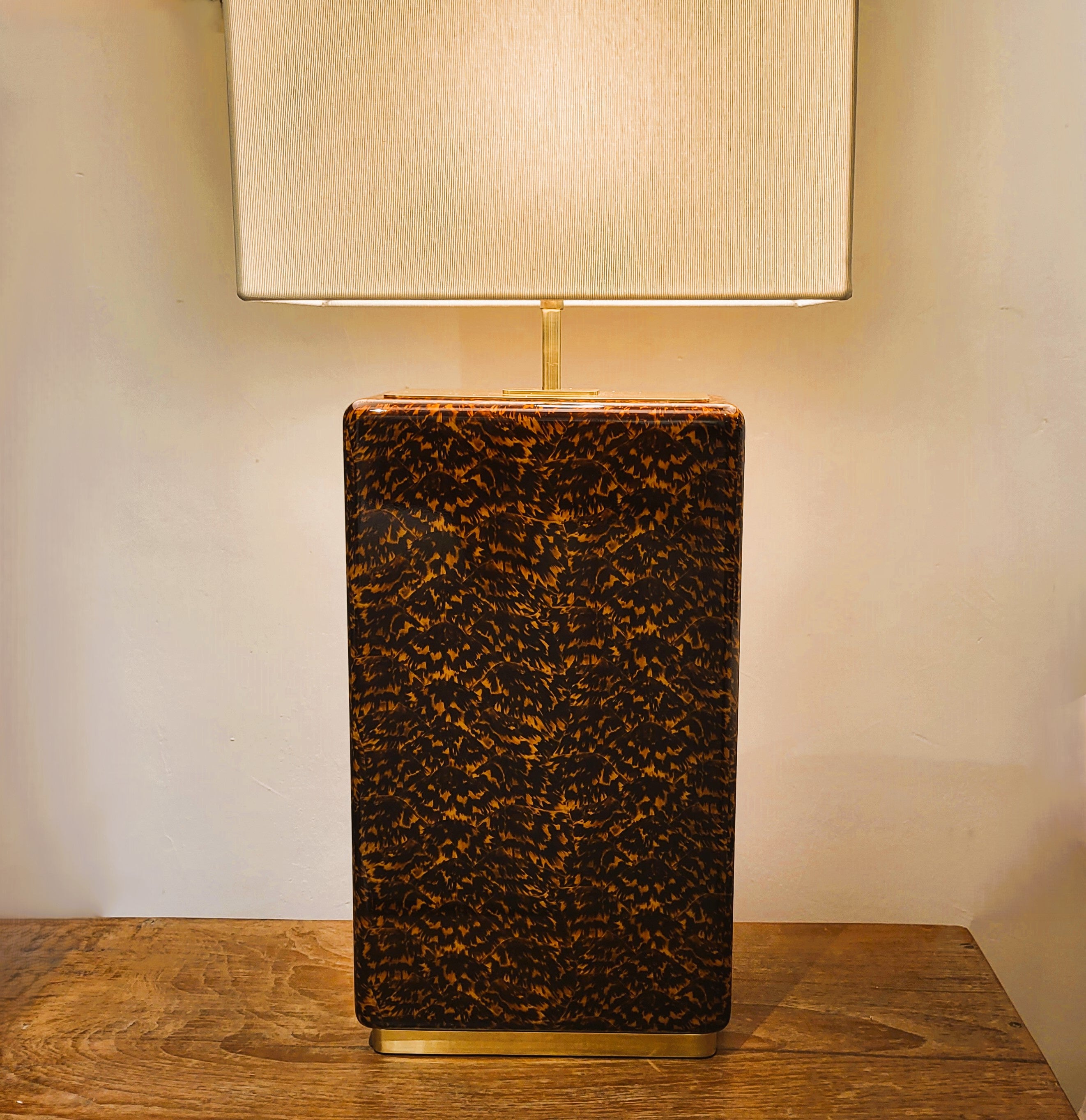 Faux tortoise shell table lamp, tall size, 24 x 83 cm with shade, brass and silk cream shade