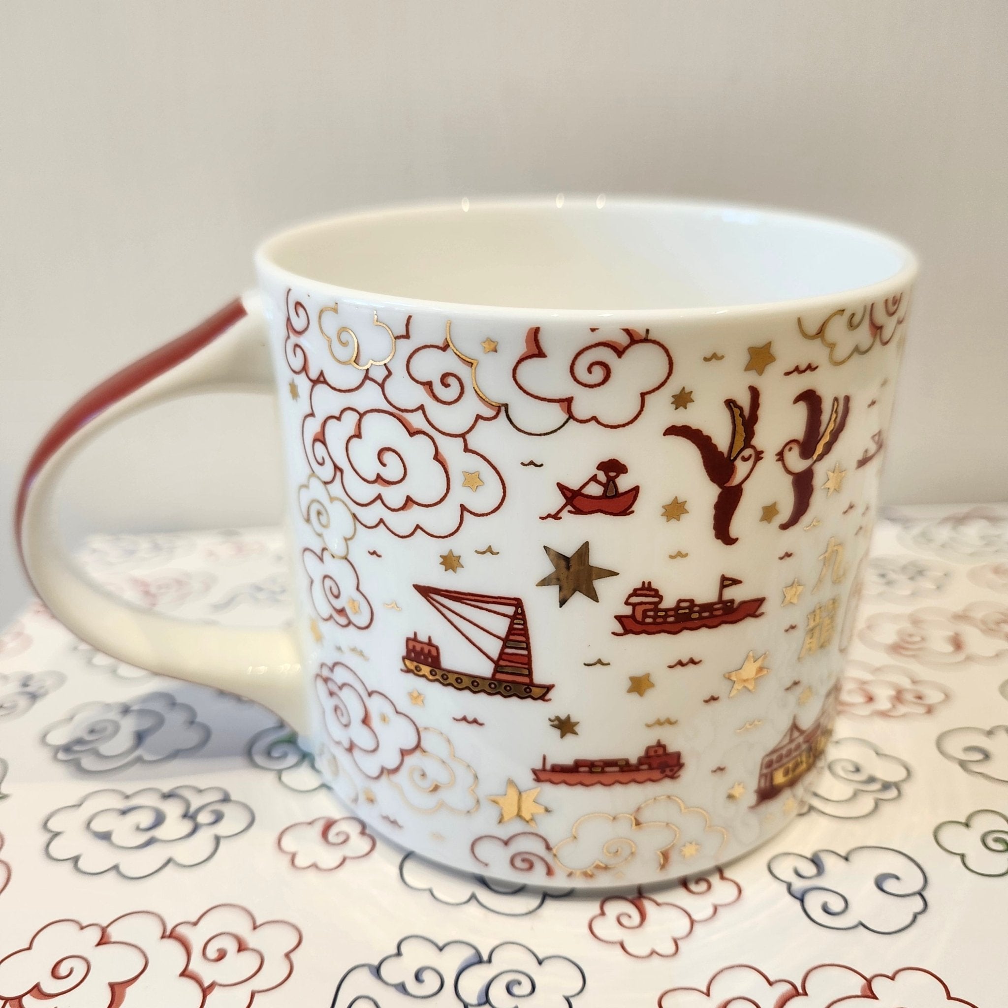Willow festive mug in red and gold, fine bone china, detail
