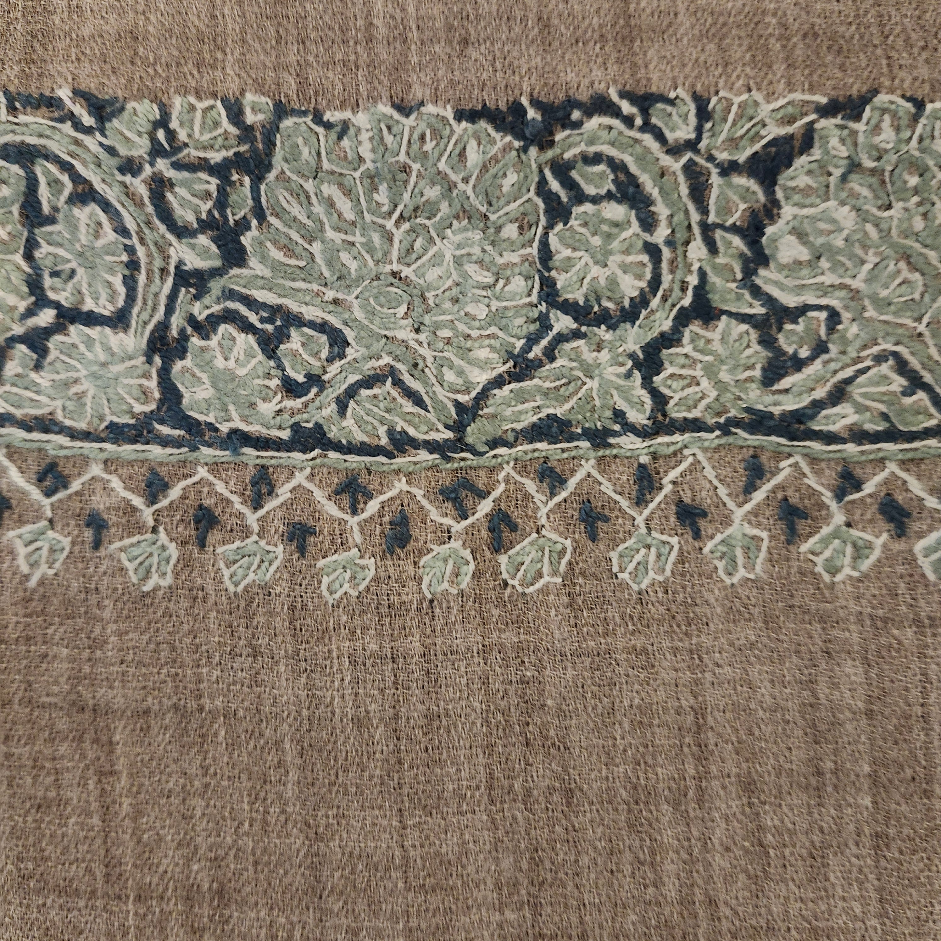 Pashmina with hand-embroidered border in grey and eau de nil, 70 x 200 cm