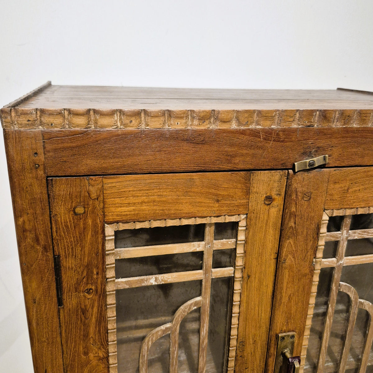 Interior detail of the teak Art Deco cabinet, with two shelves for storing drinks, books, china or ornaments.