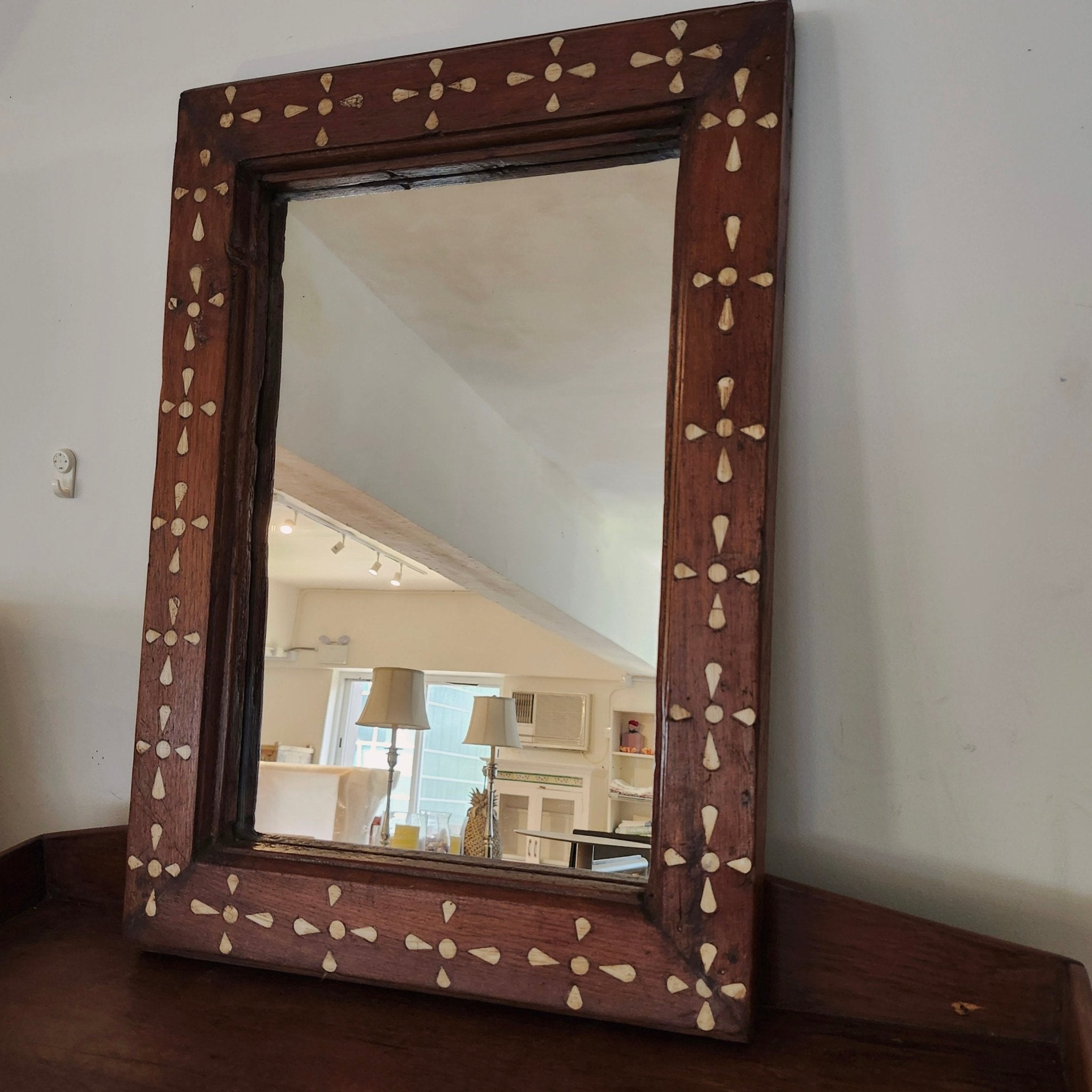 Teak bone inlay mirror, detail of inlay pattern
