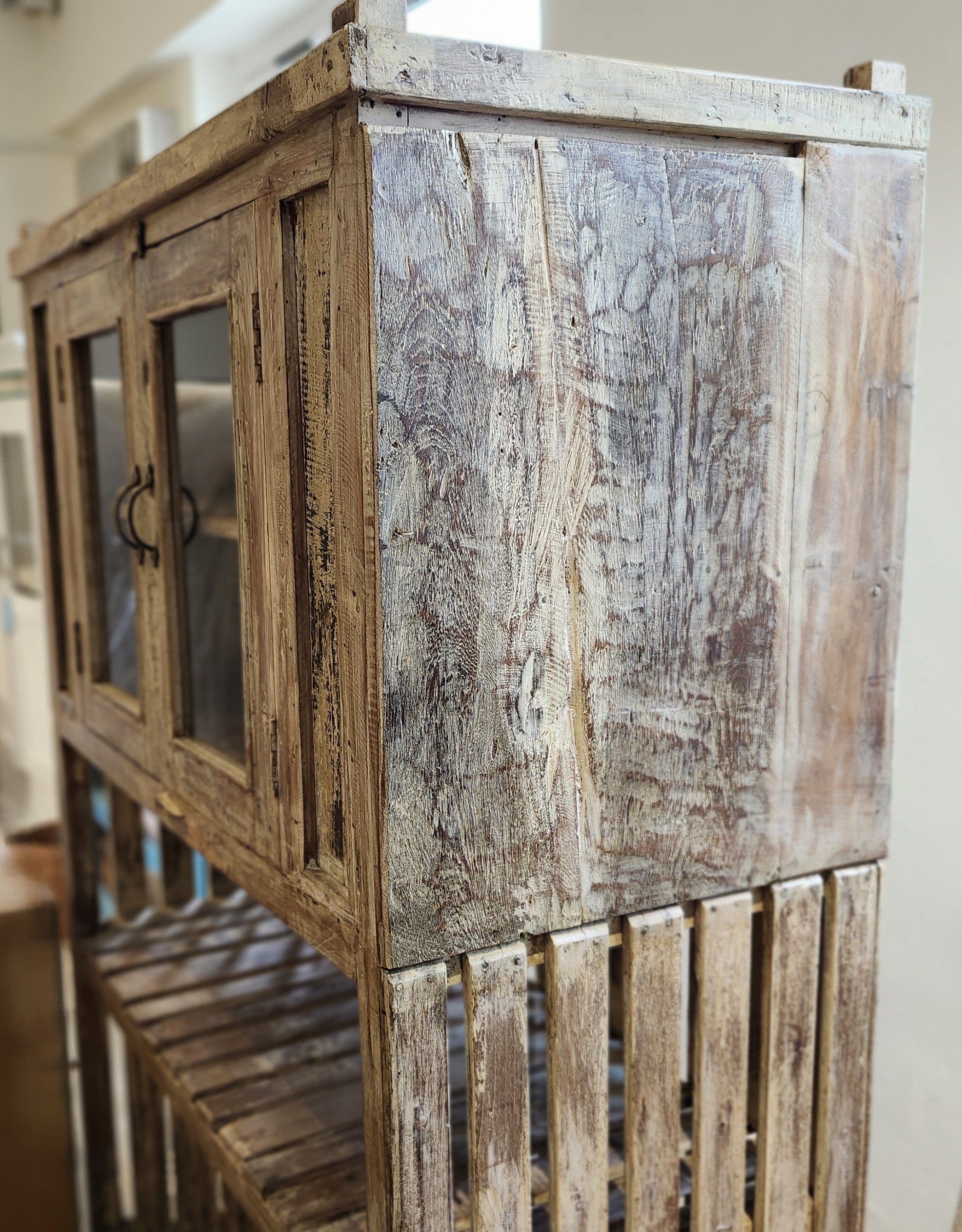 Vintage teak kitchen cabinet, glass-fronted, detail