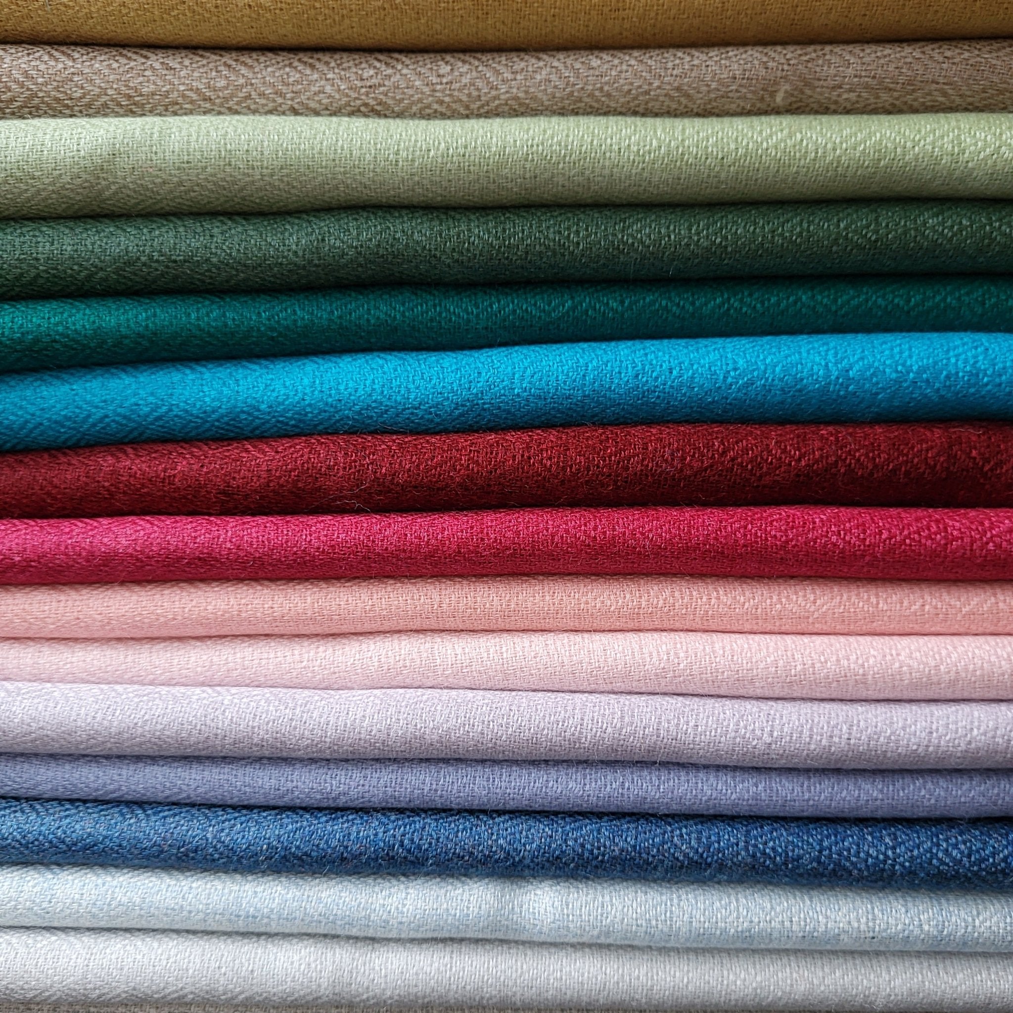 Plain pashmina shawls in a range of colours, 100% pashmina, 72 x 200 cm