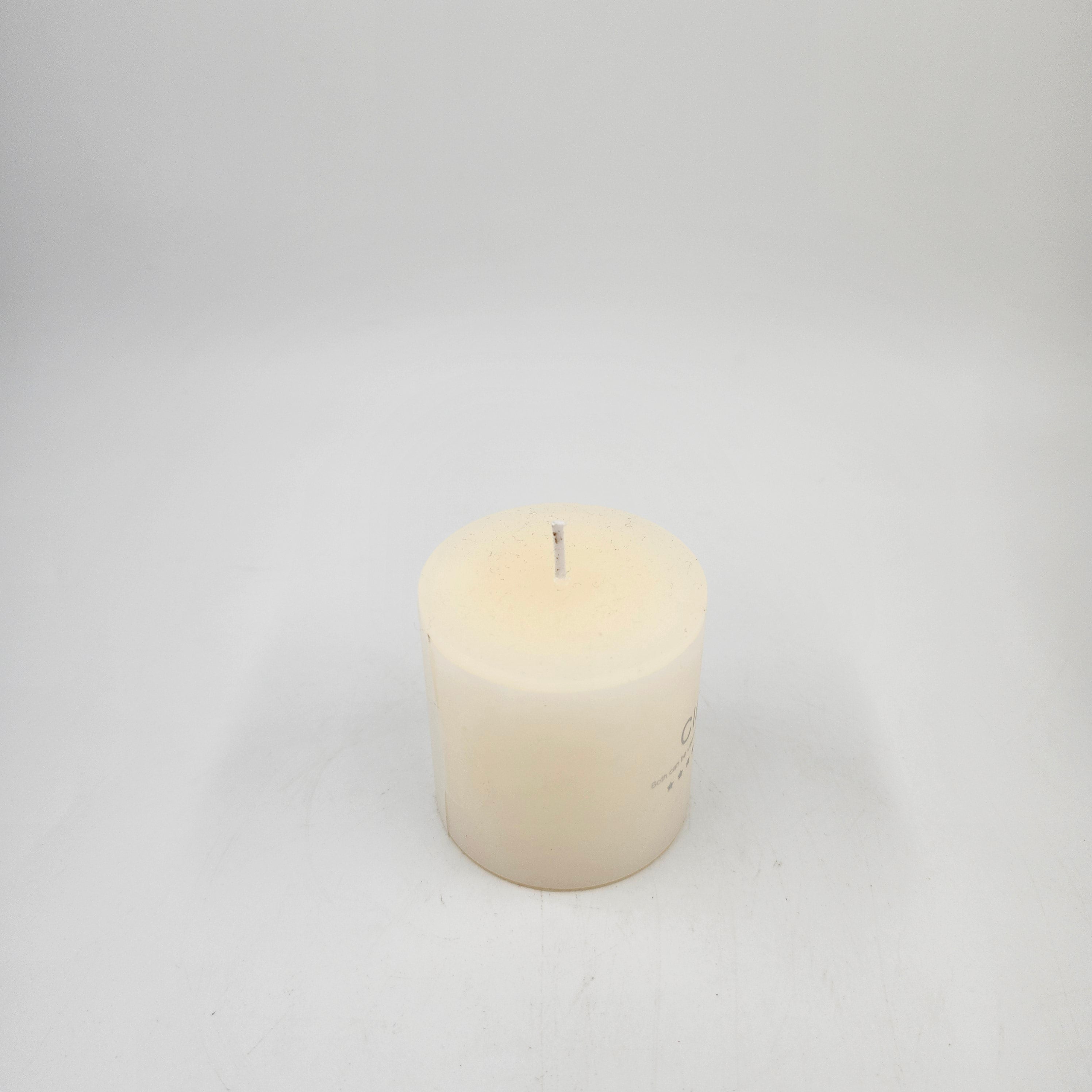 Off white pillar candle 6 x 6cm