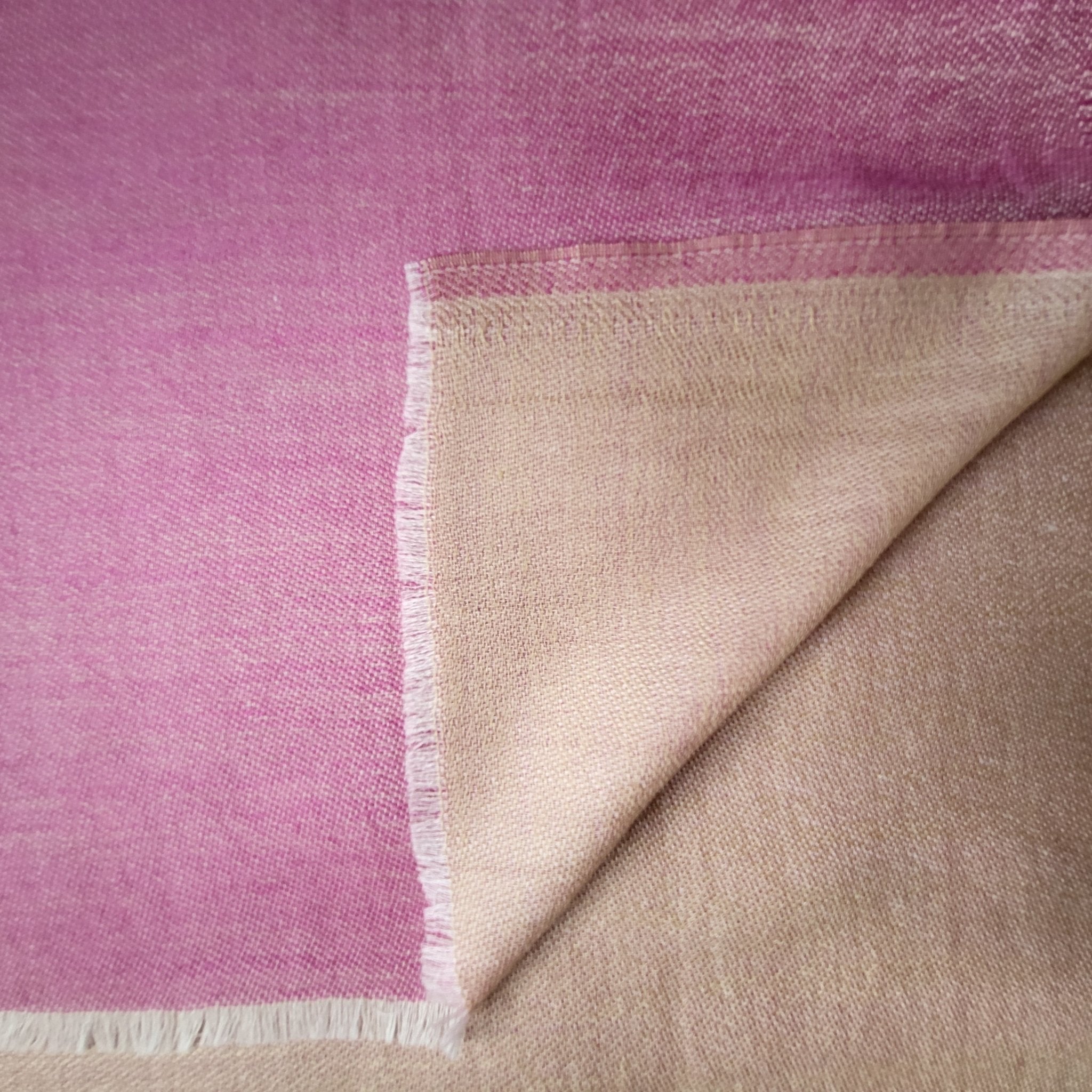Reversible pashmina in pink and gold, 100% pashmina