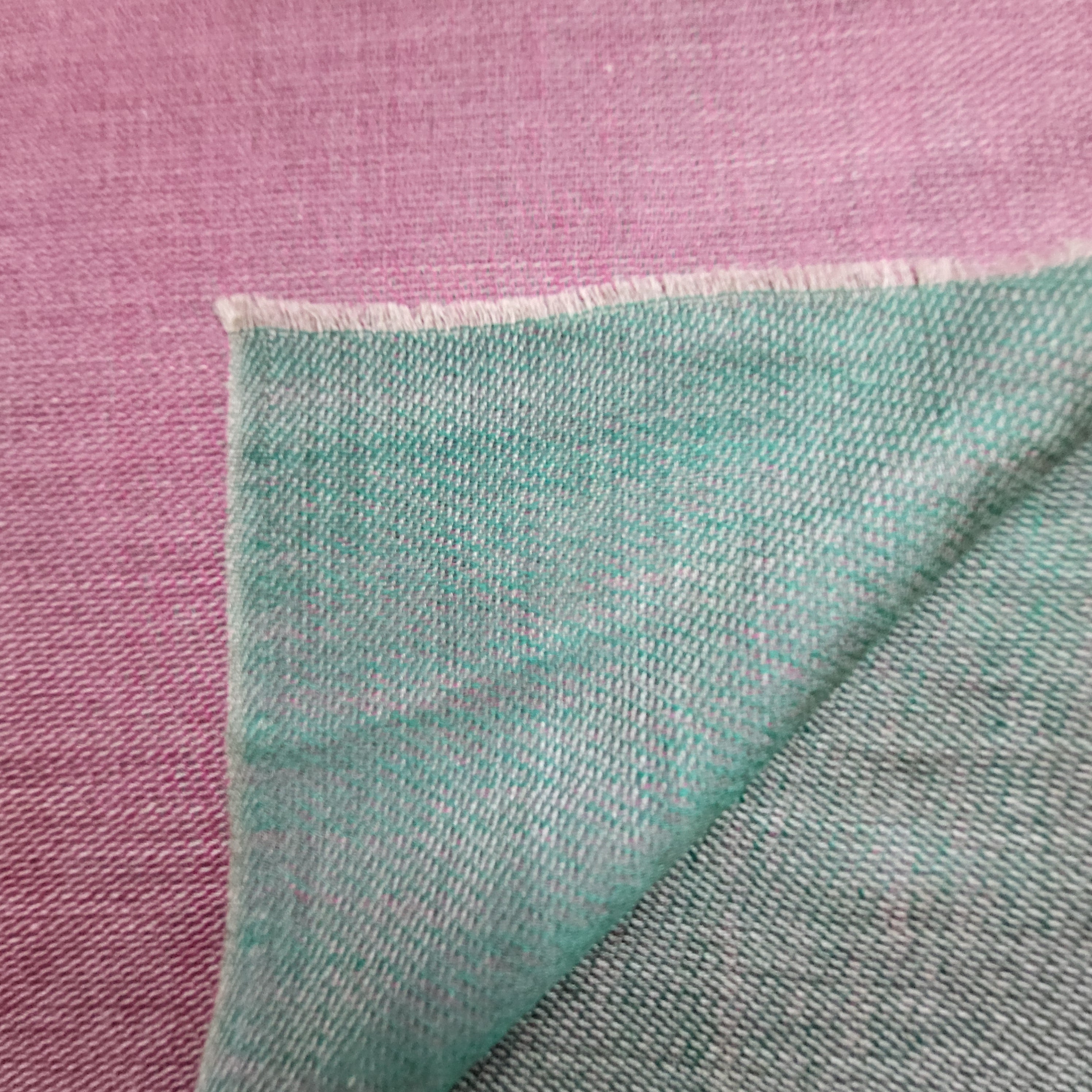 Reversible pashmina in emerald and pink, 100% pashmina