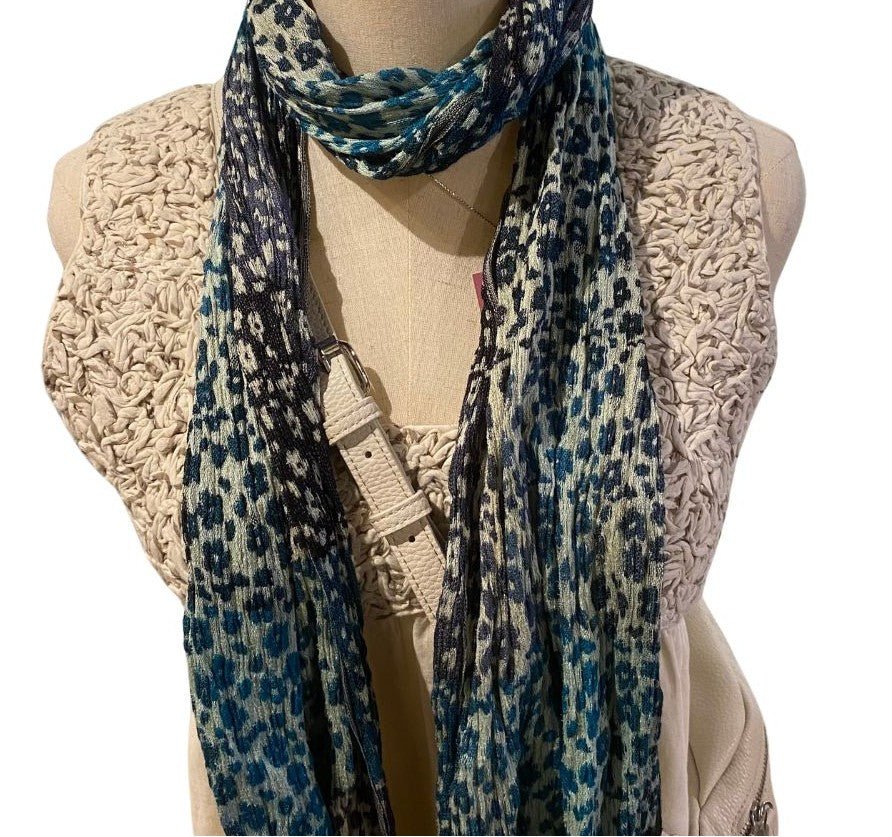 Hand-woven silk scarf with a daisy pattern, 60 x 180 cm, India