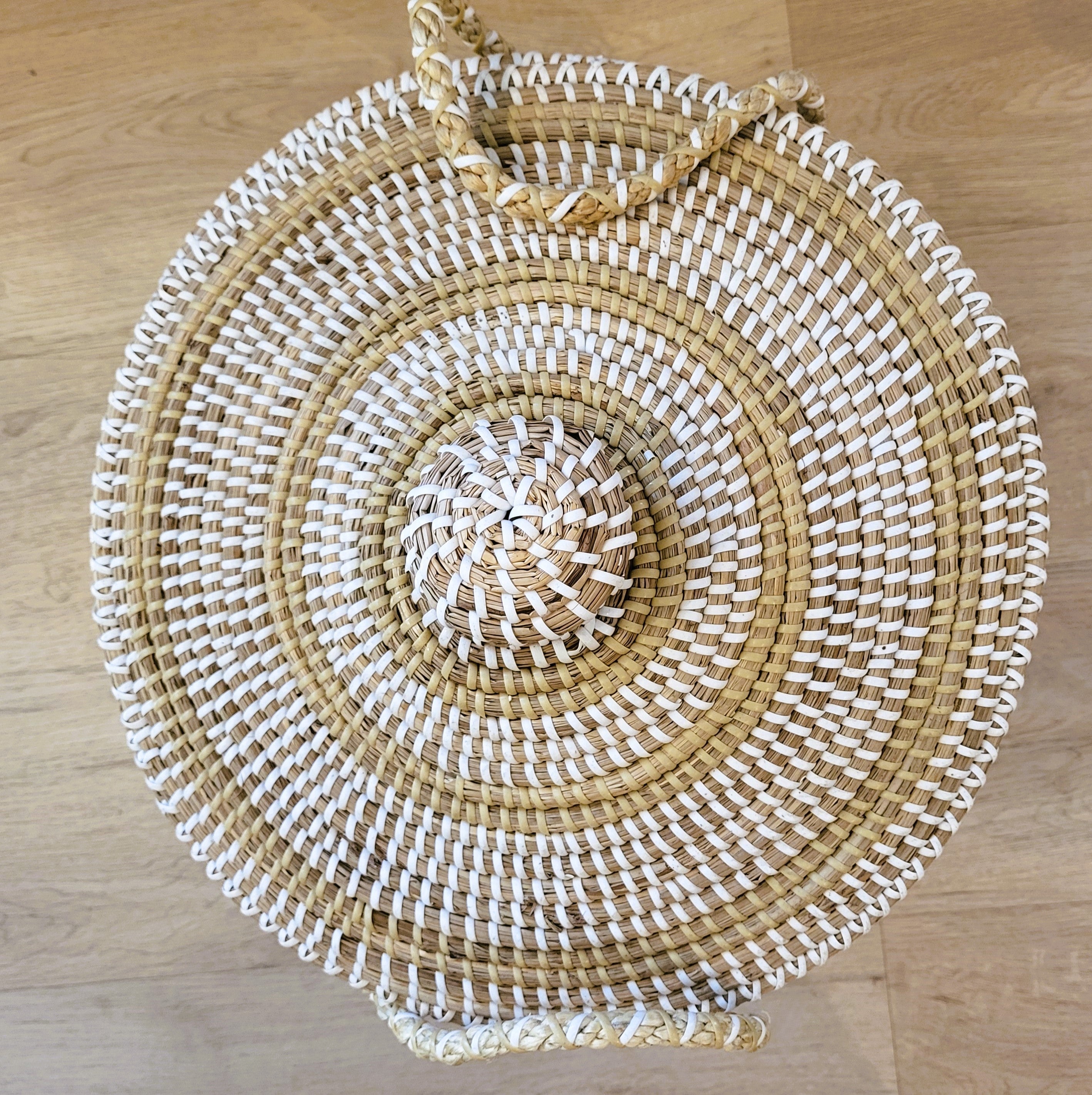 Small white seagrass lidded basket, woven seagrass, side view