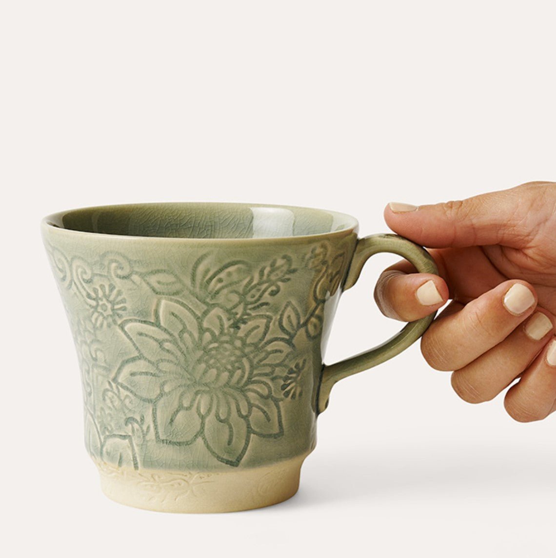 Sthal ceramic tea mug in antique white