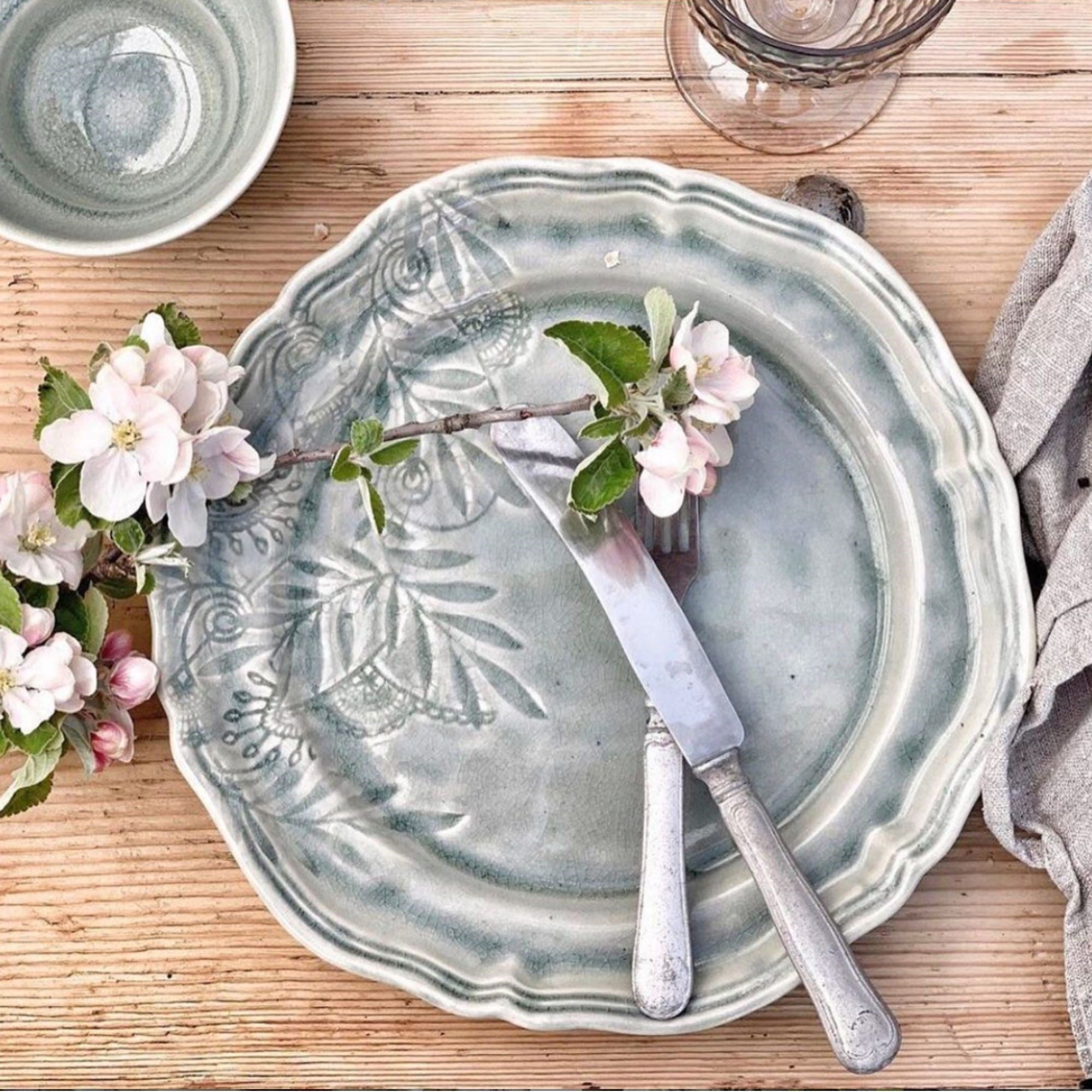 Sthal ceramic dinner plate in antique white, 28 cm