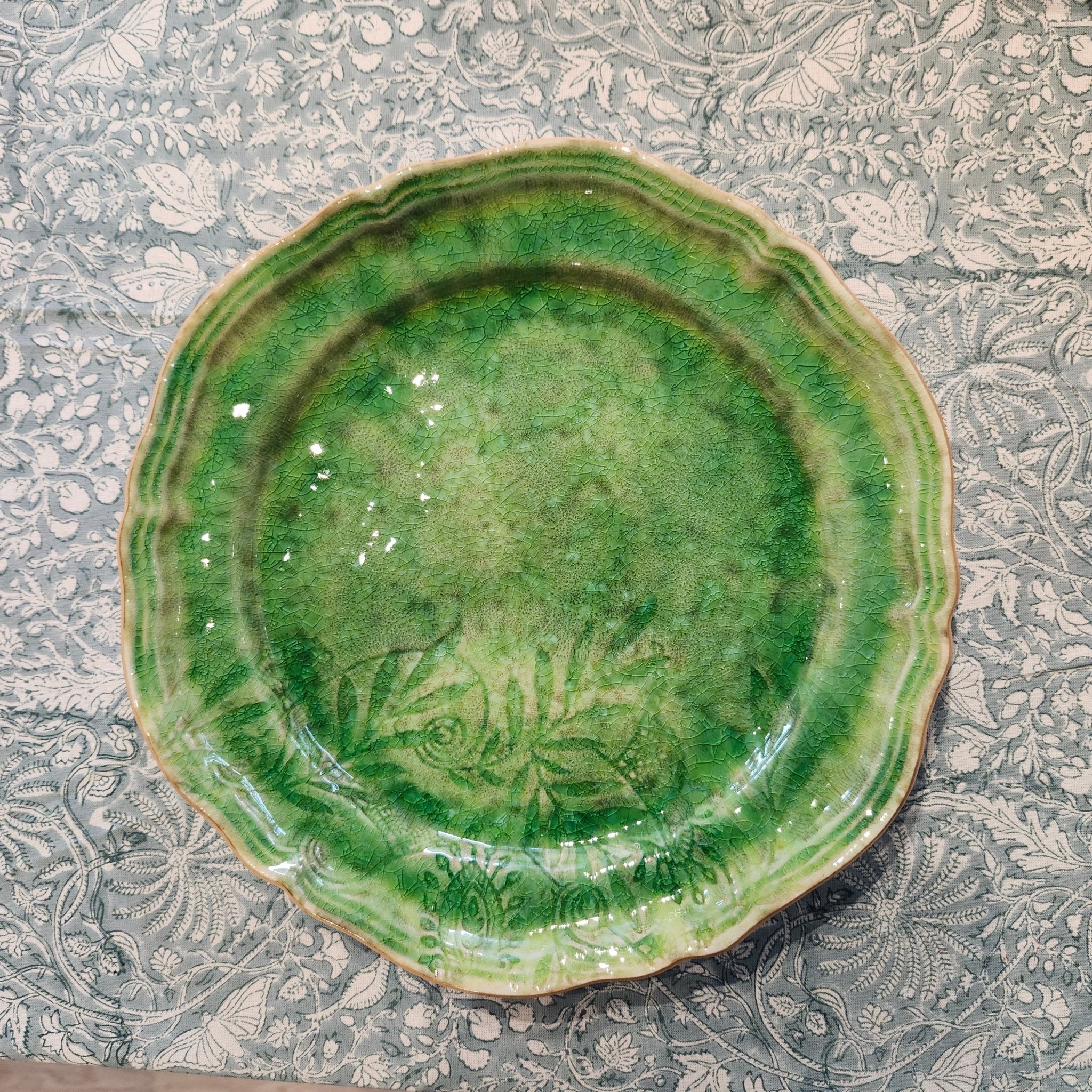 Sthal dinner plate in seaweed green