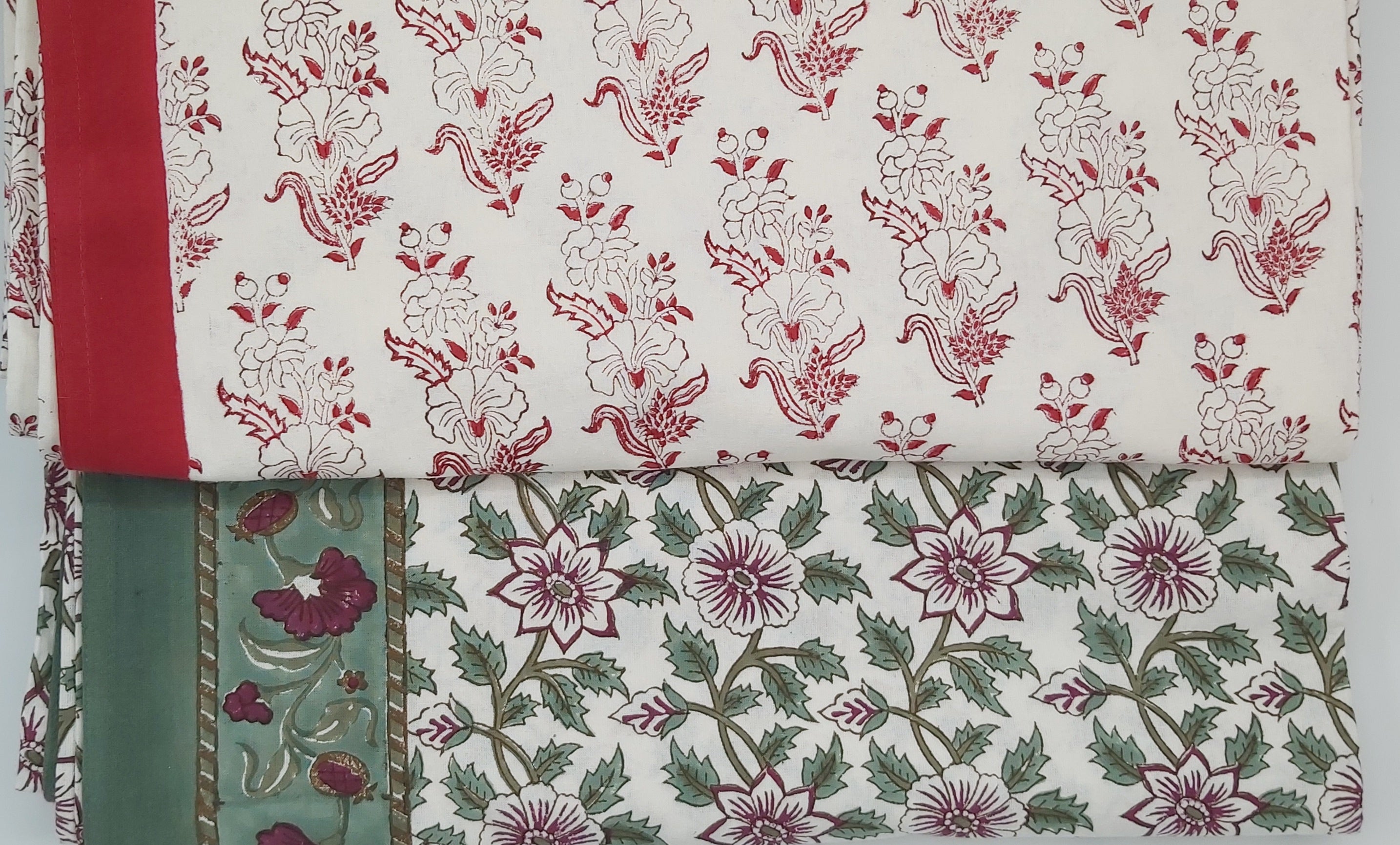 Block-print cotton tablecloth in an assorted floral print, 180 x 350 cm