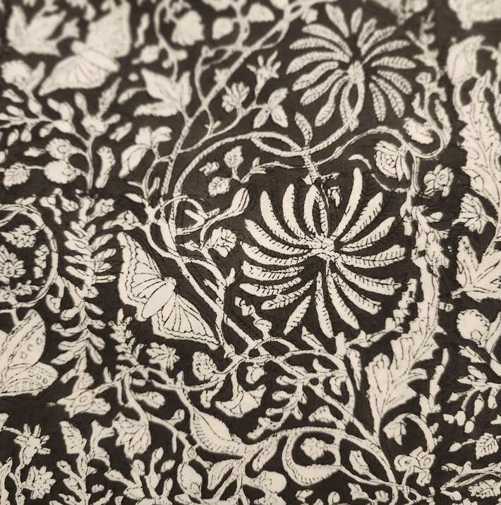 Rainforest block-print cotton tablecloth in black and white