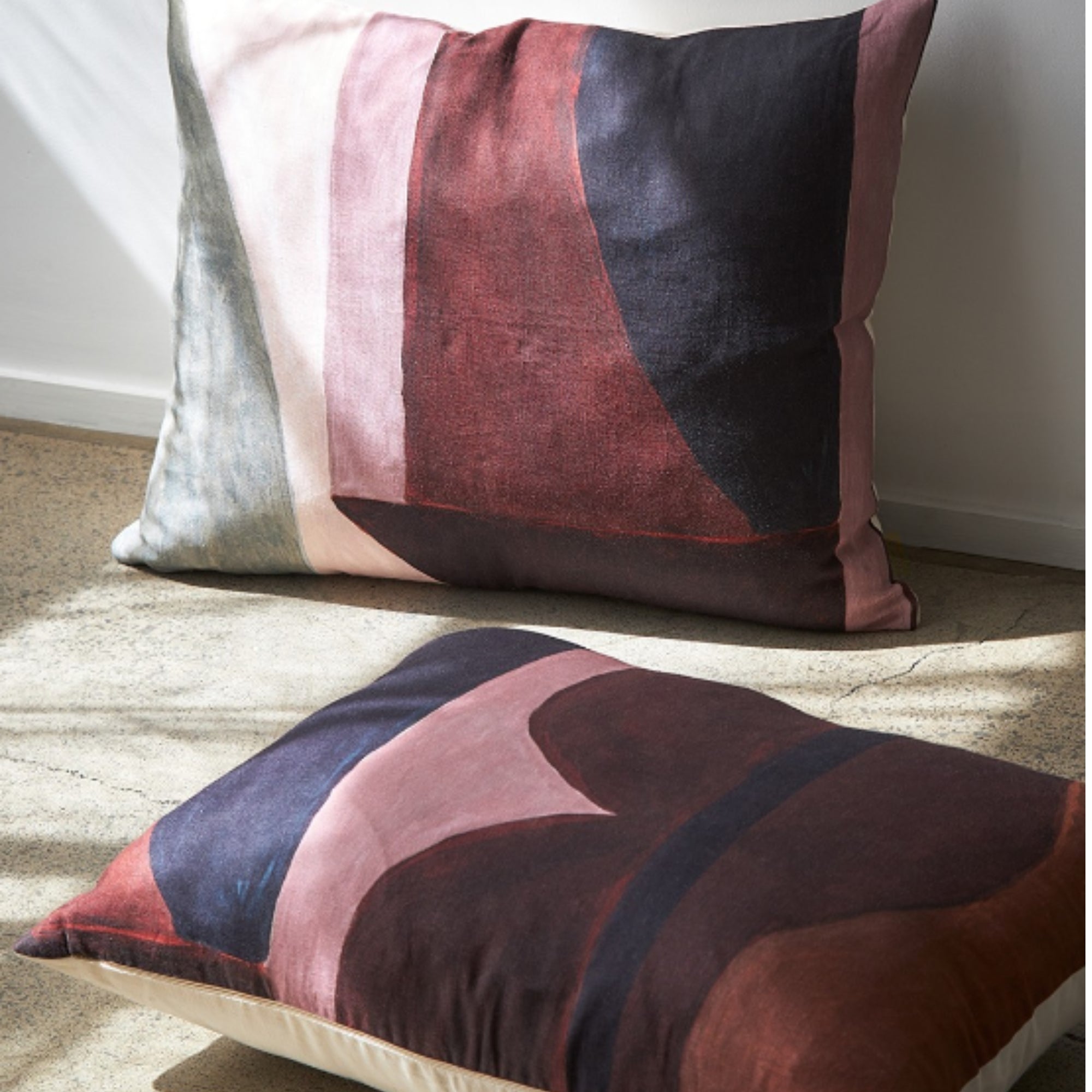 Curio abstract-print cotton cushion cover