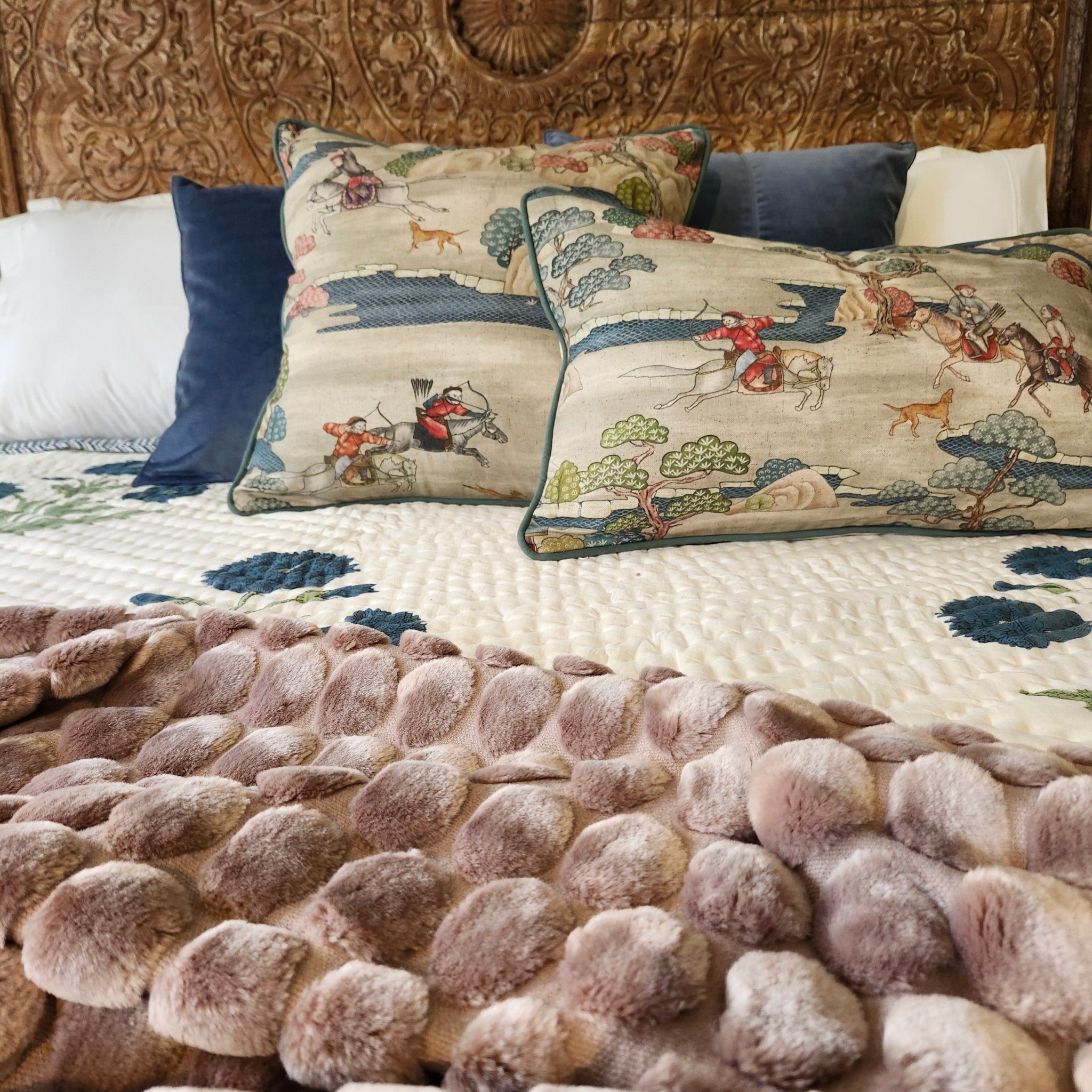 Egg Velvet Throw dusty pink by Ceannis, 130 x 170 cm, in a styled room setting
