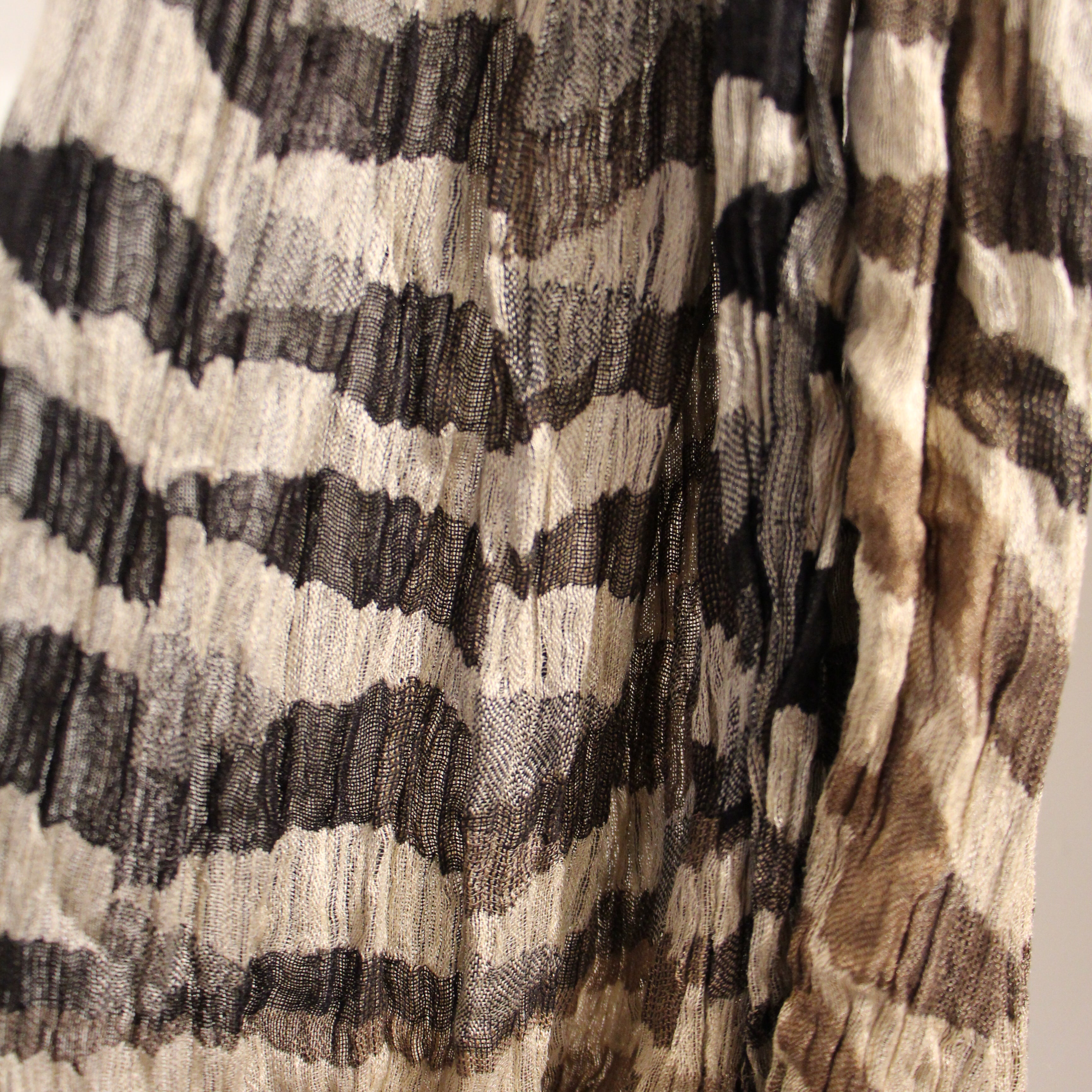 Hand-woven silk Diagonal scarf, detail of the woven pattern, India