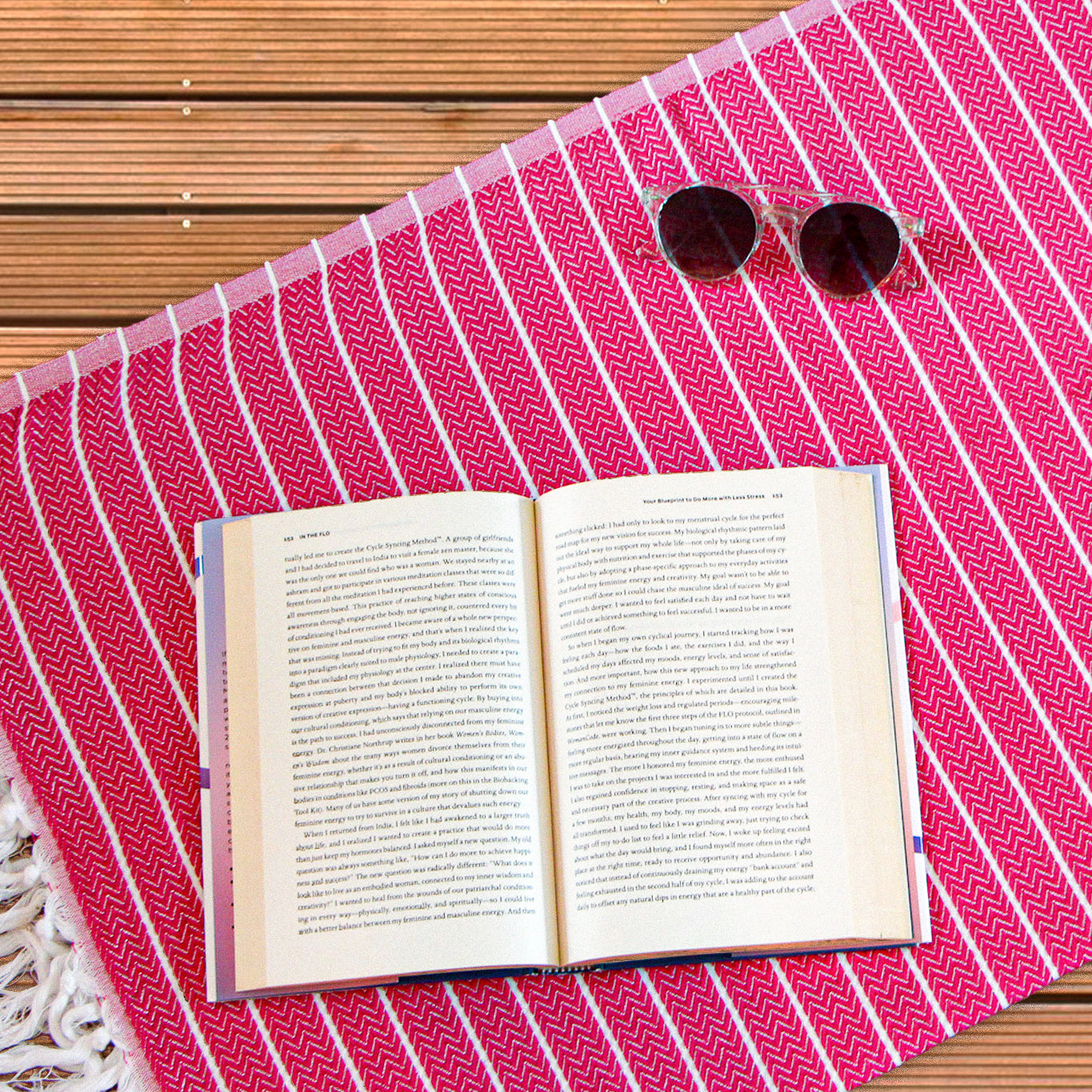 Pink Aktif Turkish beach towel, flat weave cotton, detail