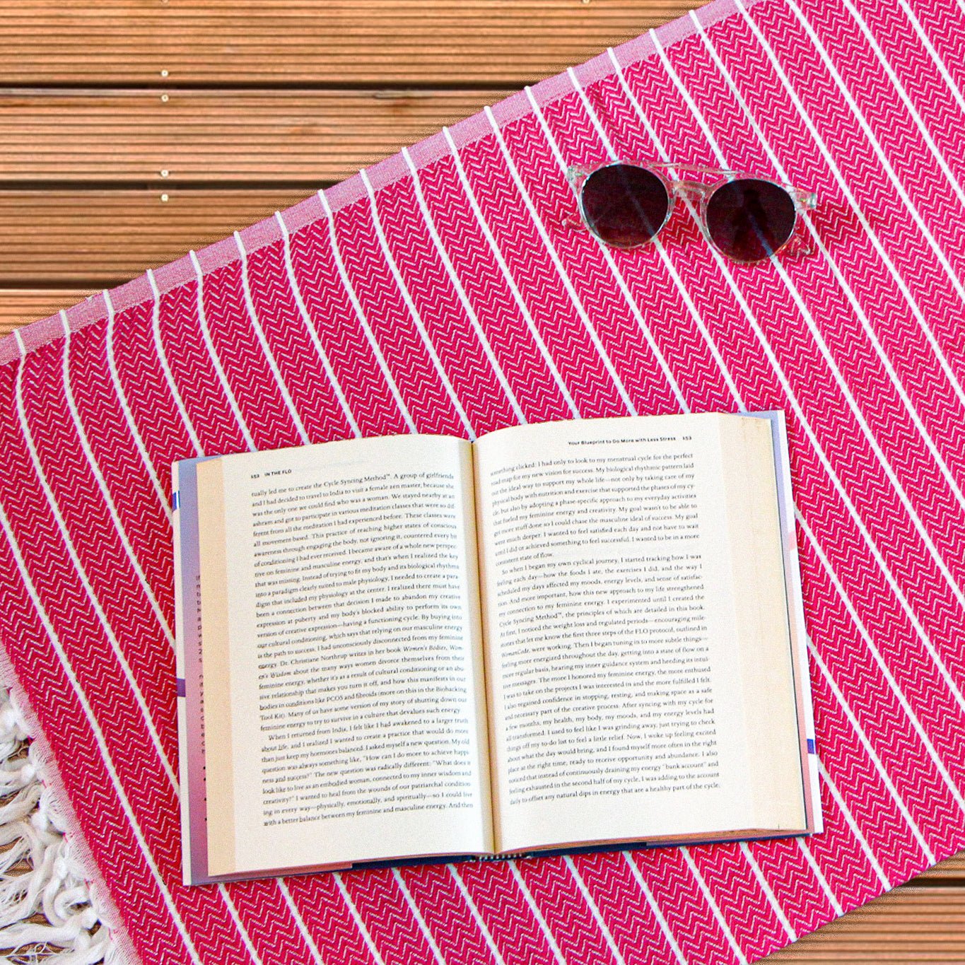Pink Aktif Turkish beach towel, flat weave cotton, detail