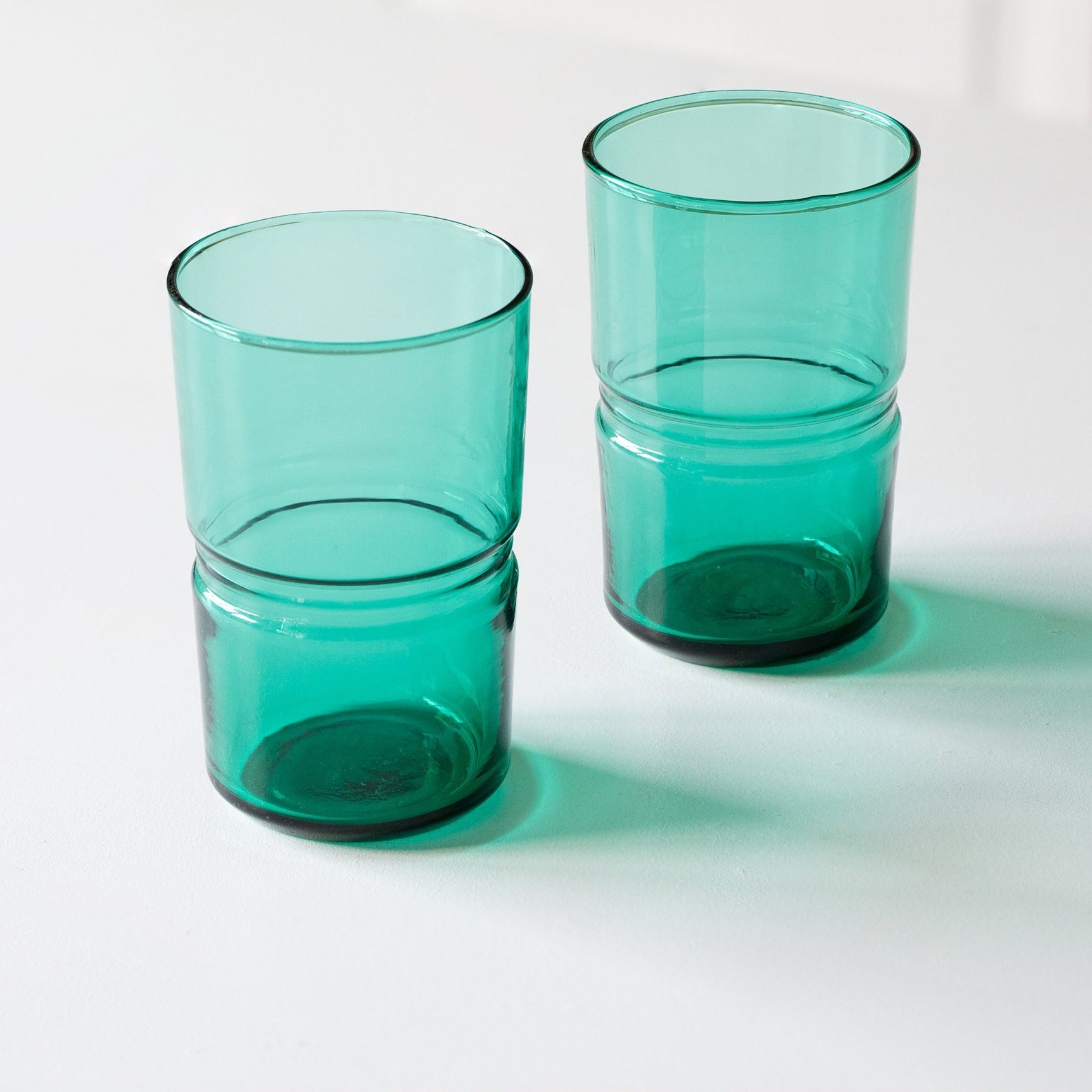 Emerald glass tumbler, set of 2, 8 cm diameter x 13 cm, 500 ml, handcrafted by Ellementry