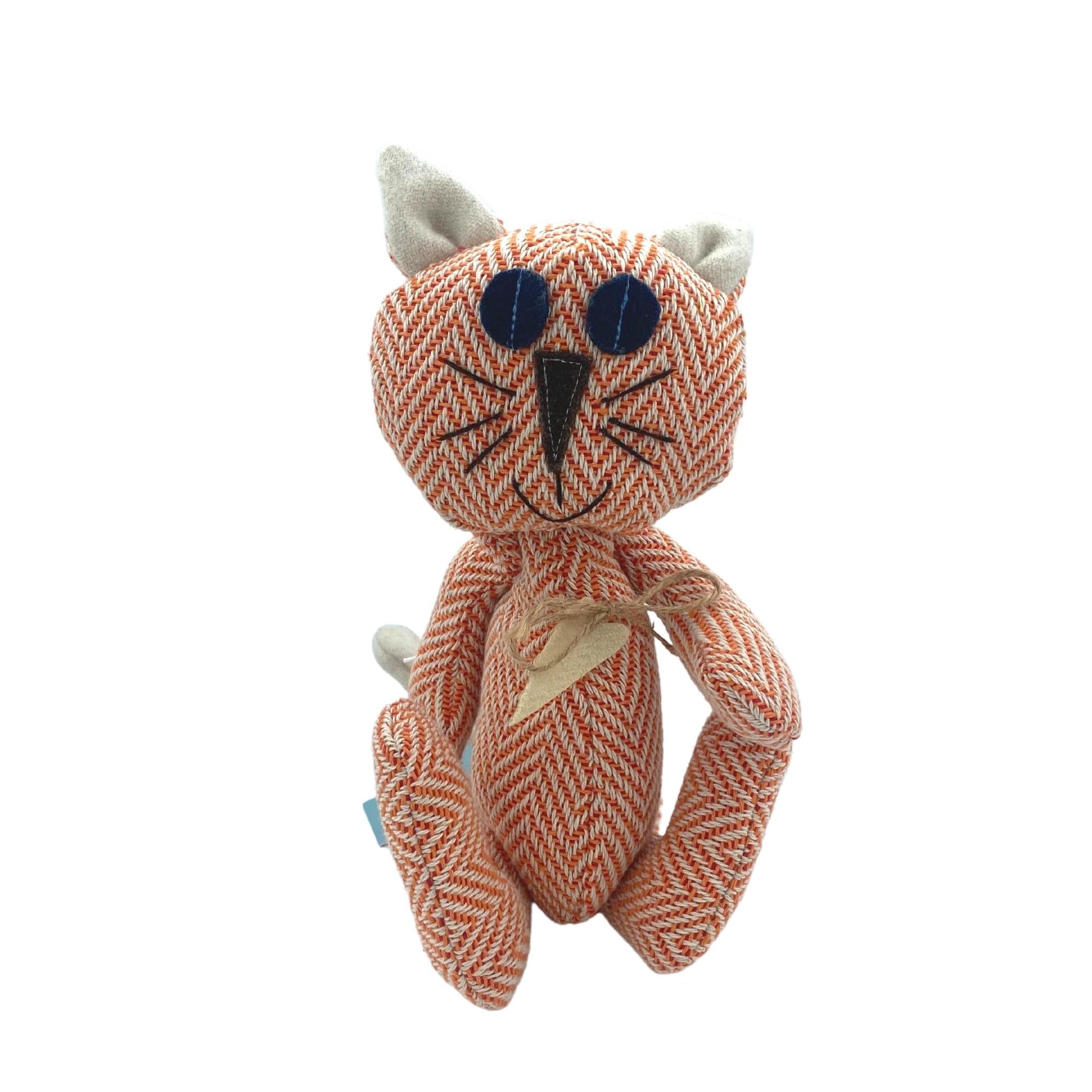 Cuddly wool cat with mixed patterns