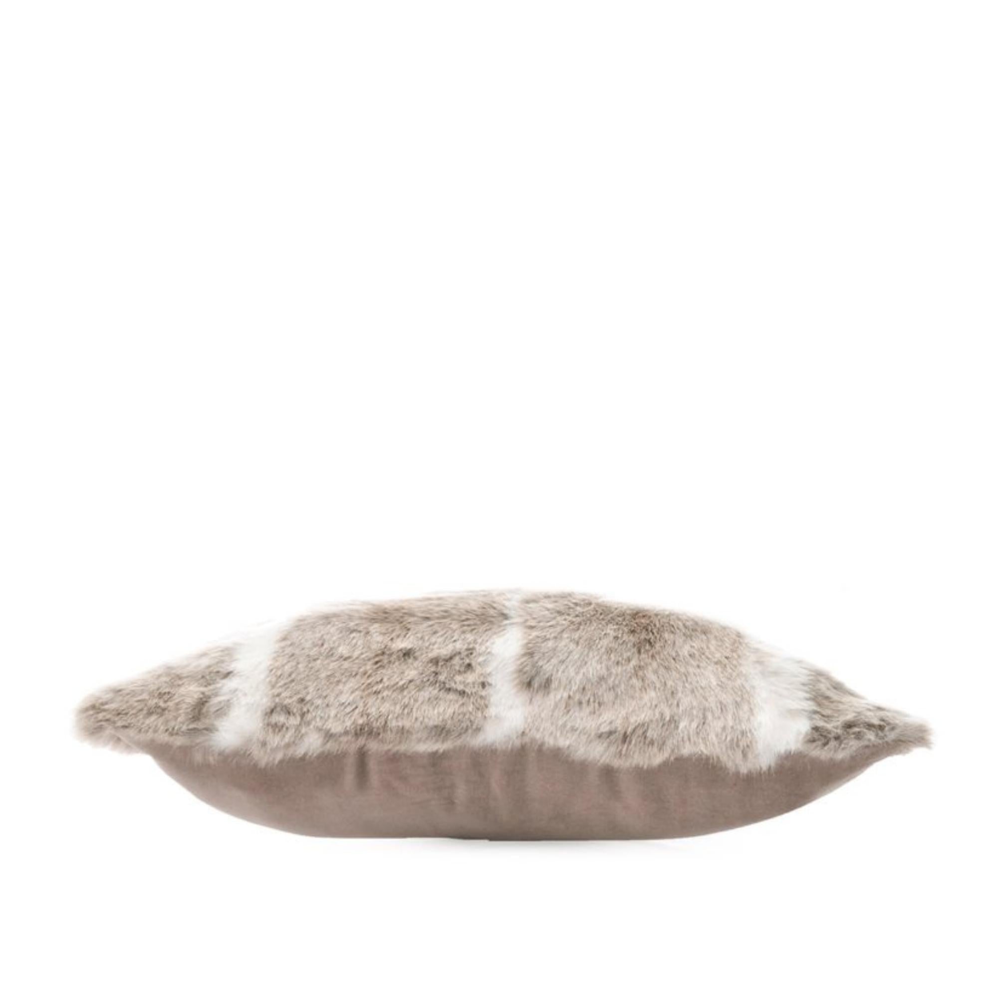 Faux spring deer natural cushion in acrylic-polyester, 50 x 50 cm, reverse side