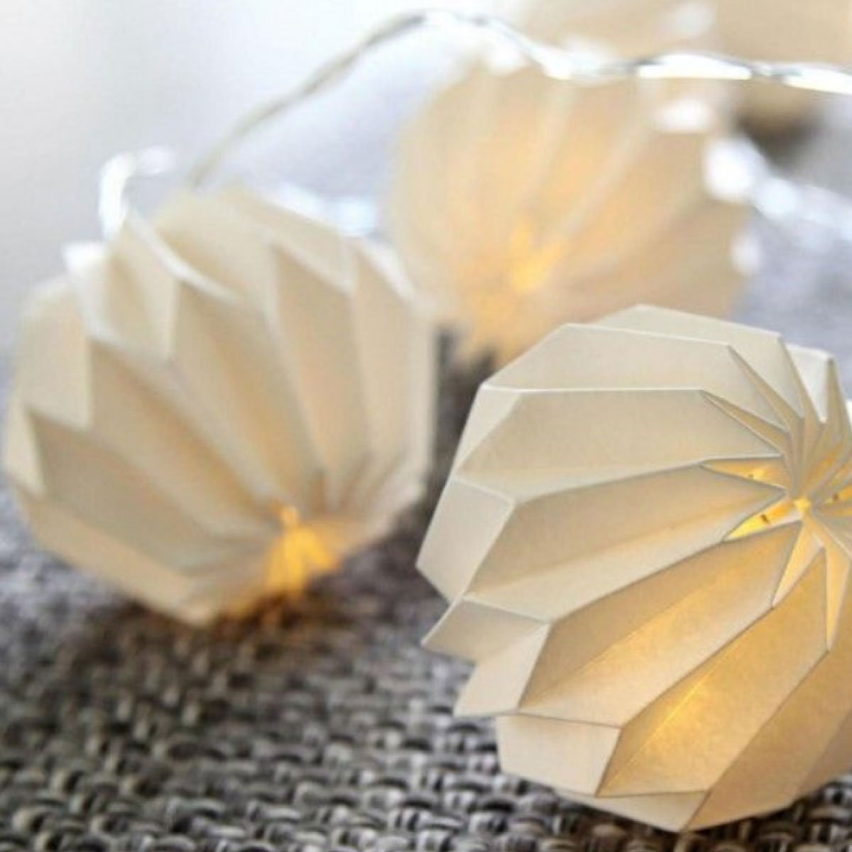 Midnight table Garland