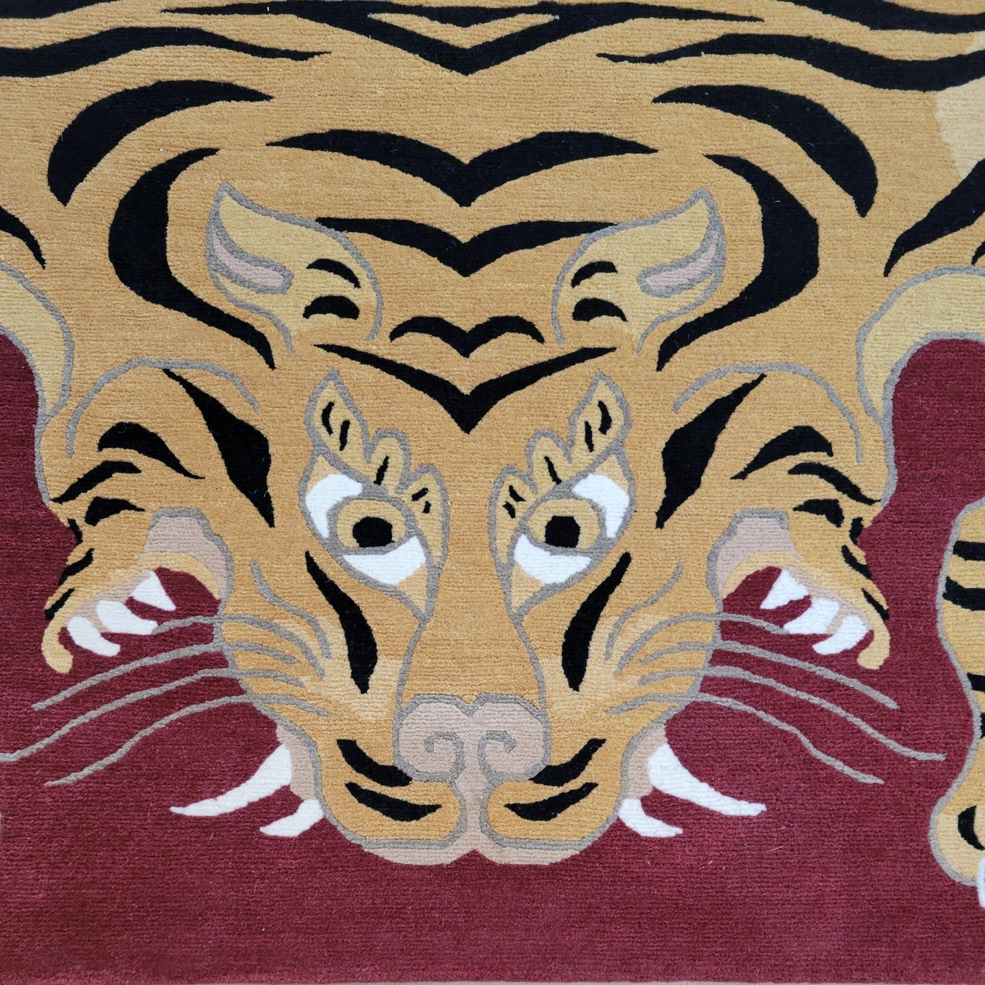 New York Tiger rug, hand woven 100% wool in Tibetan style, 107 x 173 cm, made in Nepal