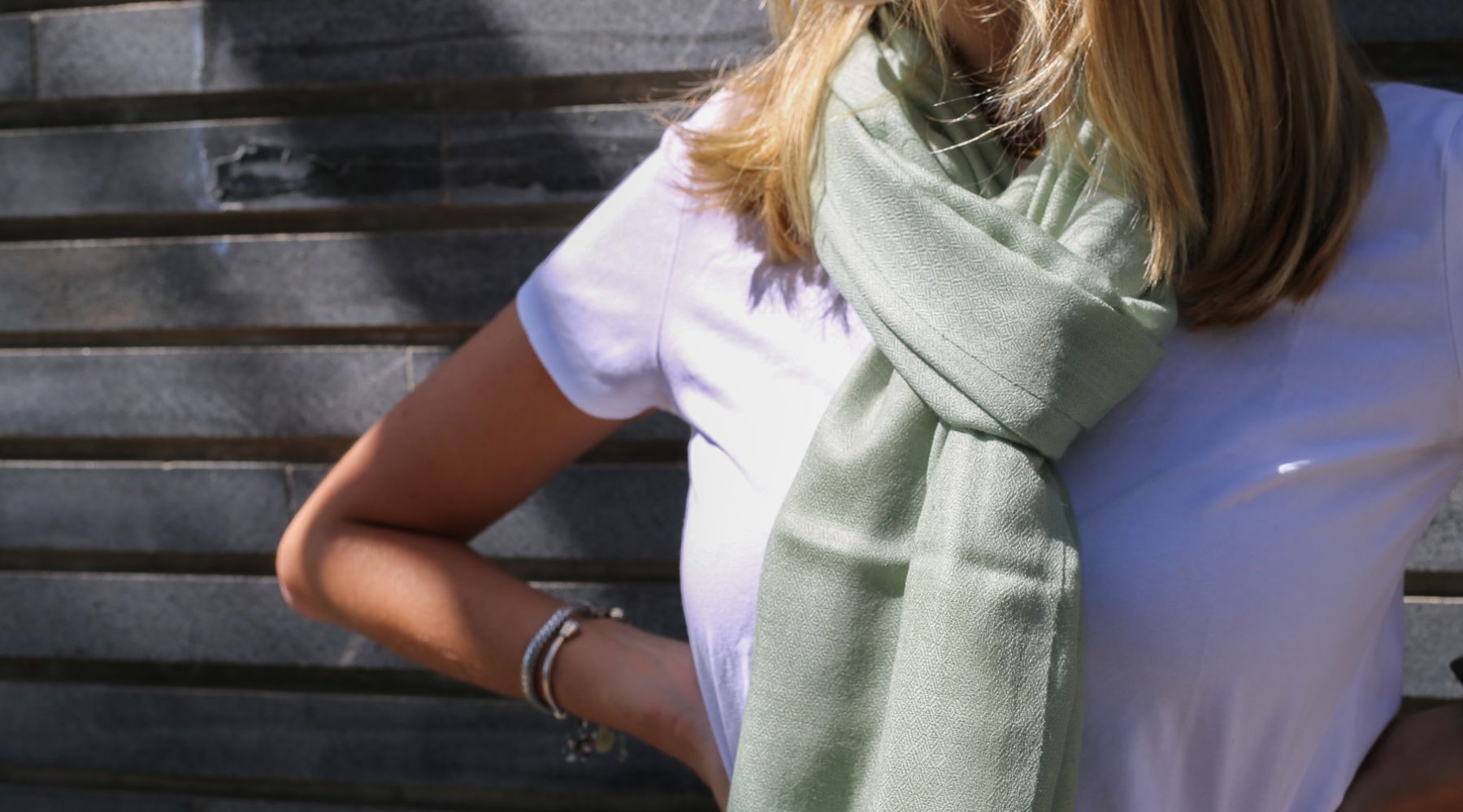 6 ways to wear a pashmina shawl