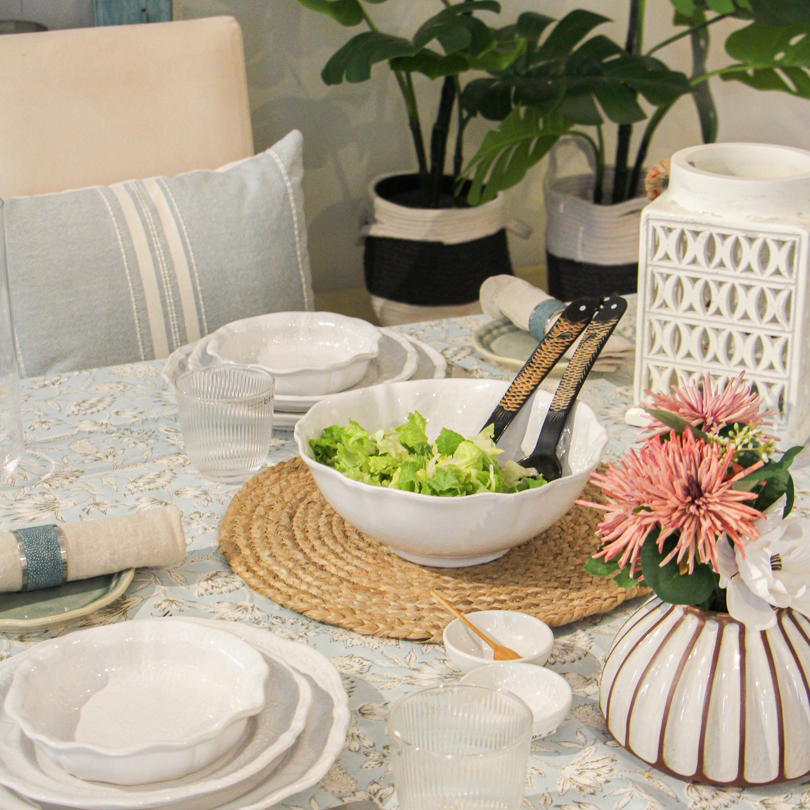 Elegant Summer Table