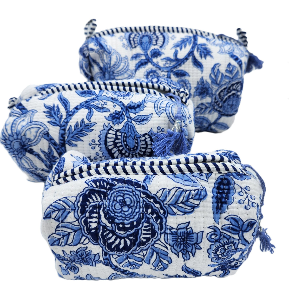 Handmade block print wash bag in the Malabar floral design, lined with four pockets and a sturdy zip.