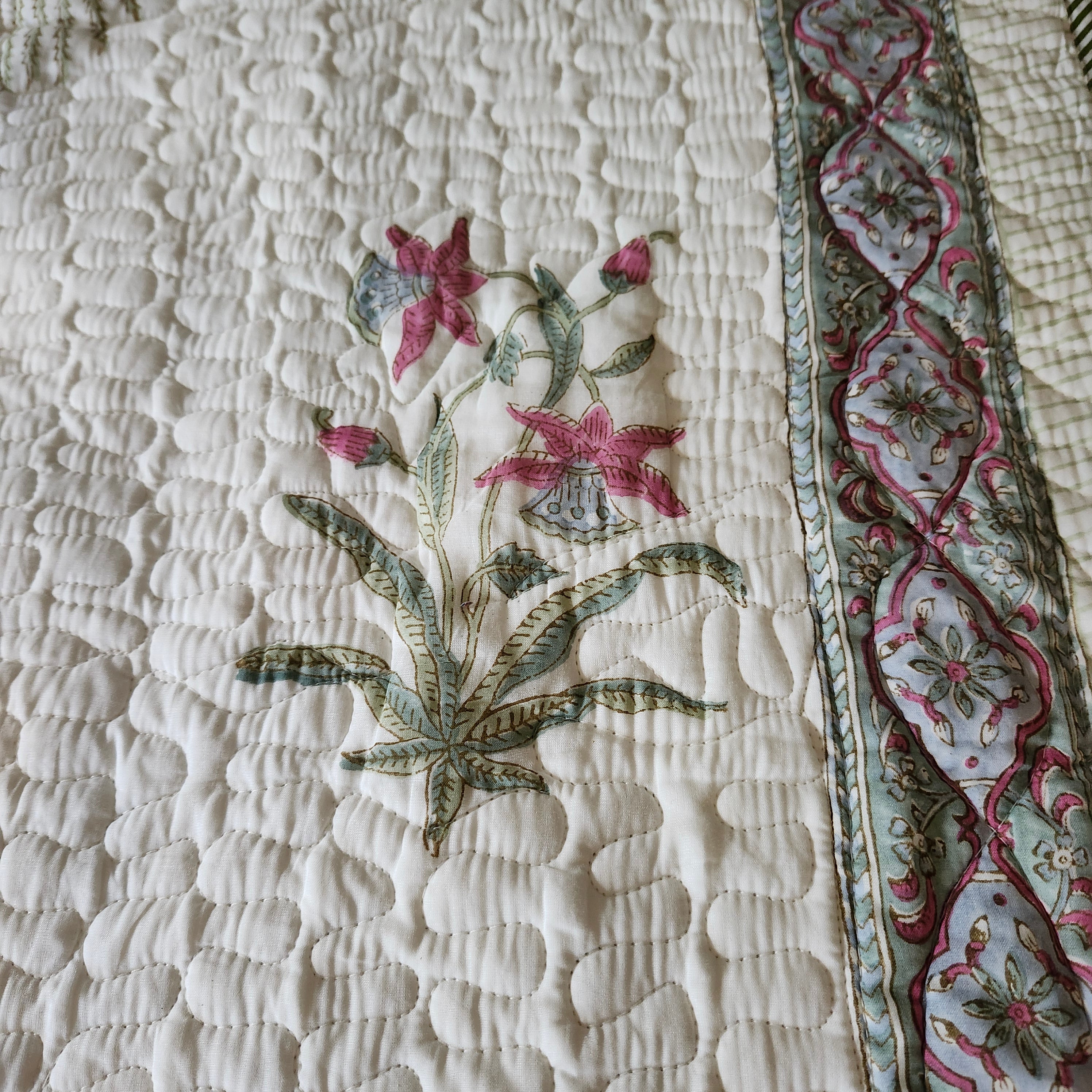 Reversible floral block-print bedspread, 220 x 250 cm