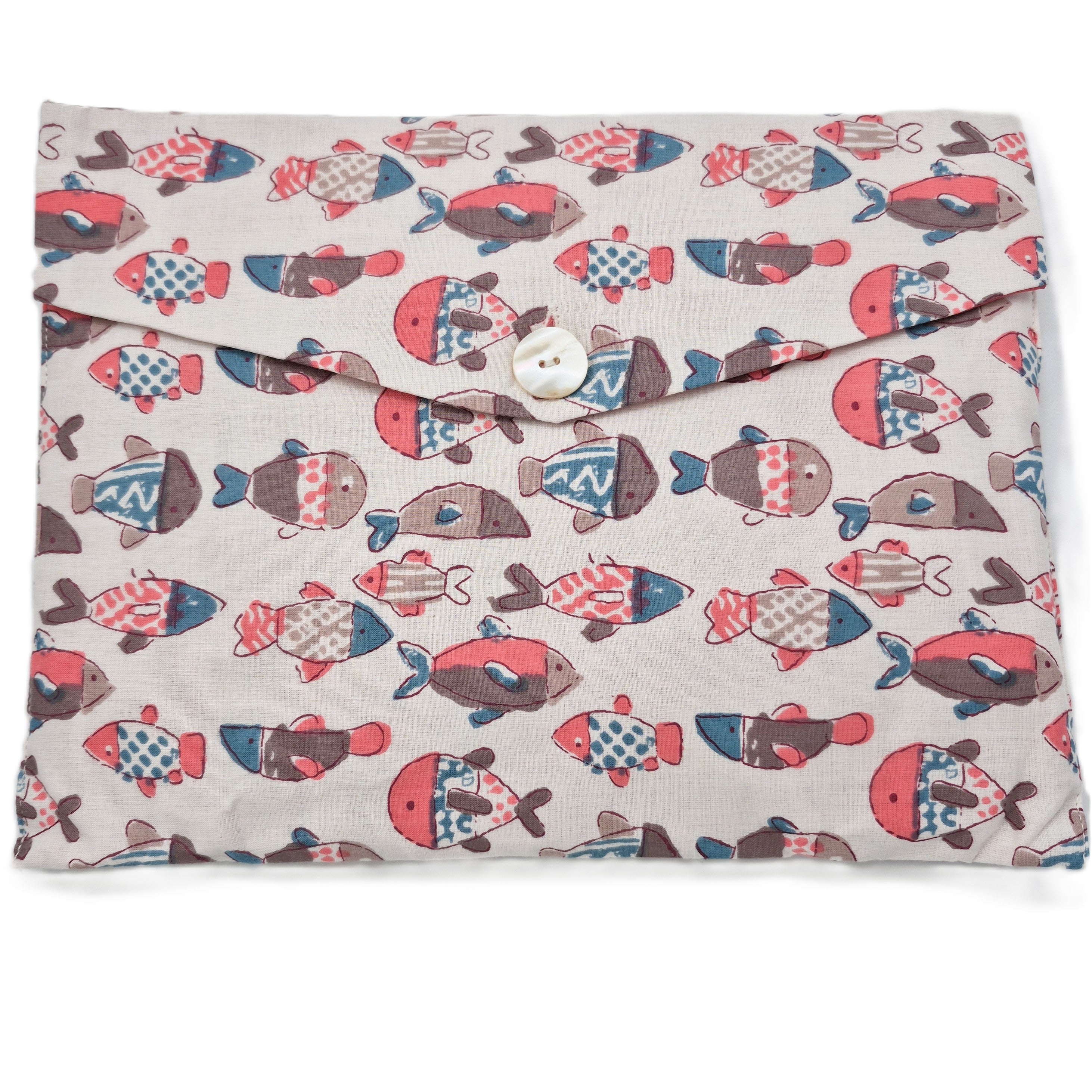 Kids' fish-print long pyjamas in coral with contrast trim