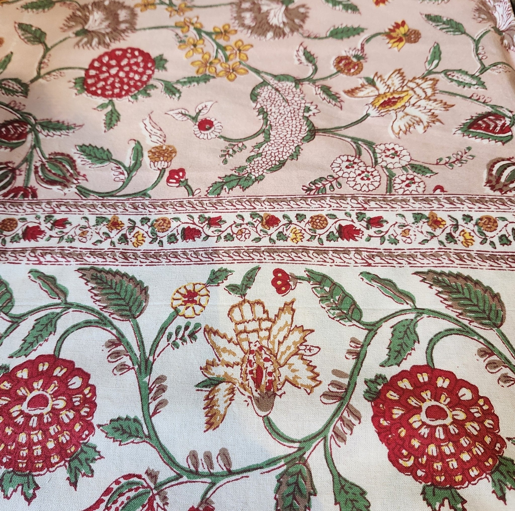 Gardenia block-print cotton tablecloth, 150 x 225 cm, hand-made for dining