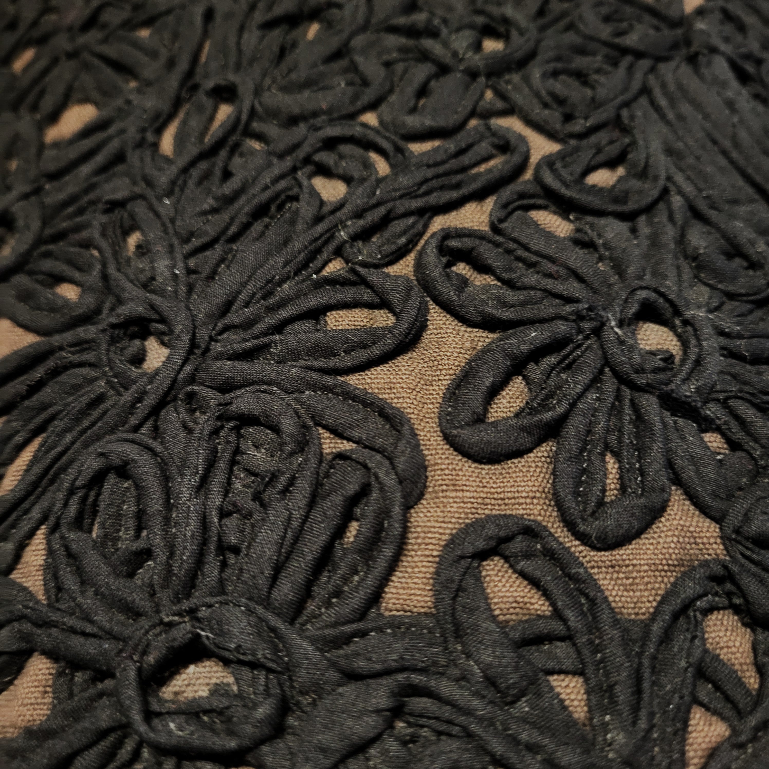 Lyda black cushion with embroidery, cotton, zip close, 30 x 50 cm