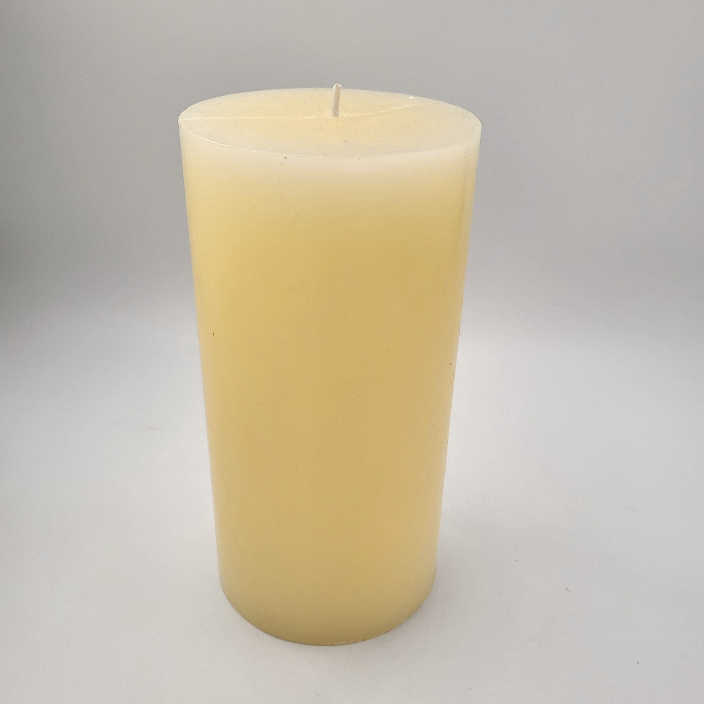 Ivory pillar candle, 10 cm diameter and 20 cm high, paraffin wax
