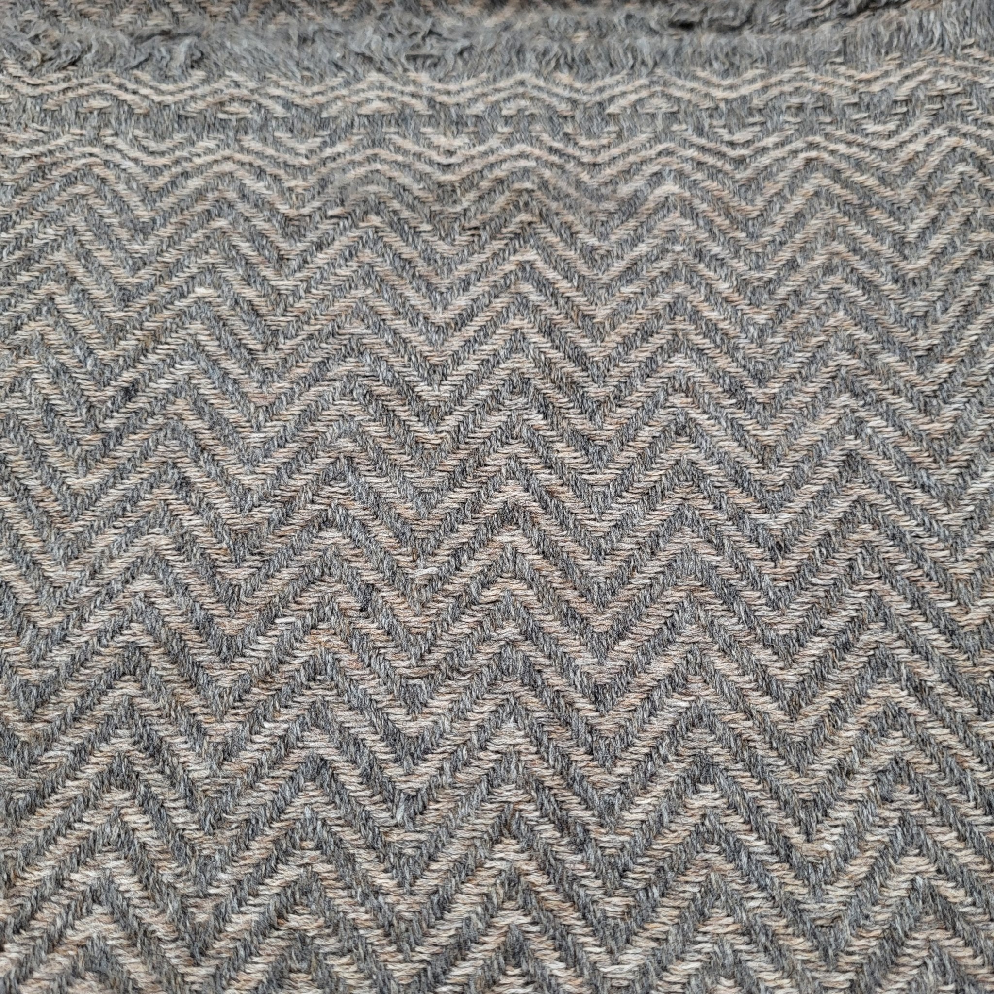 Cashmere herringbone shawl in taupe
