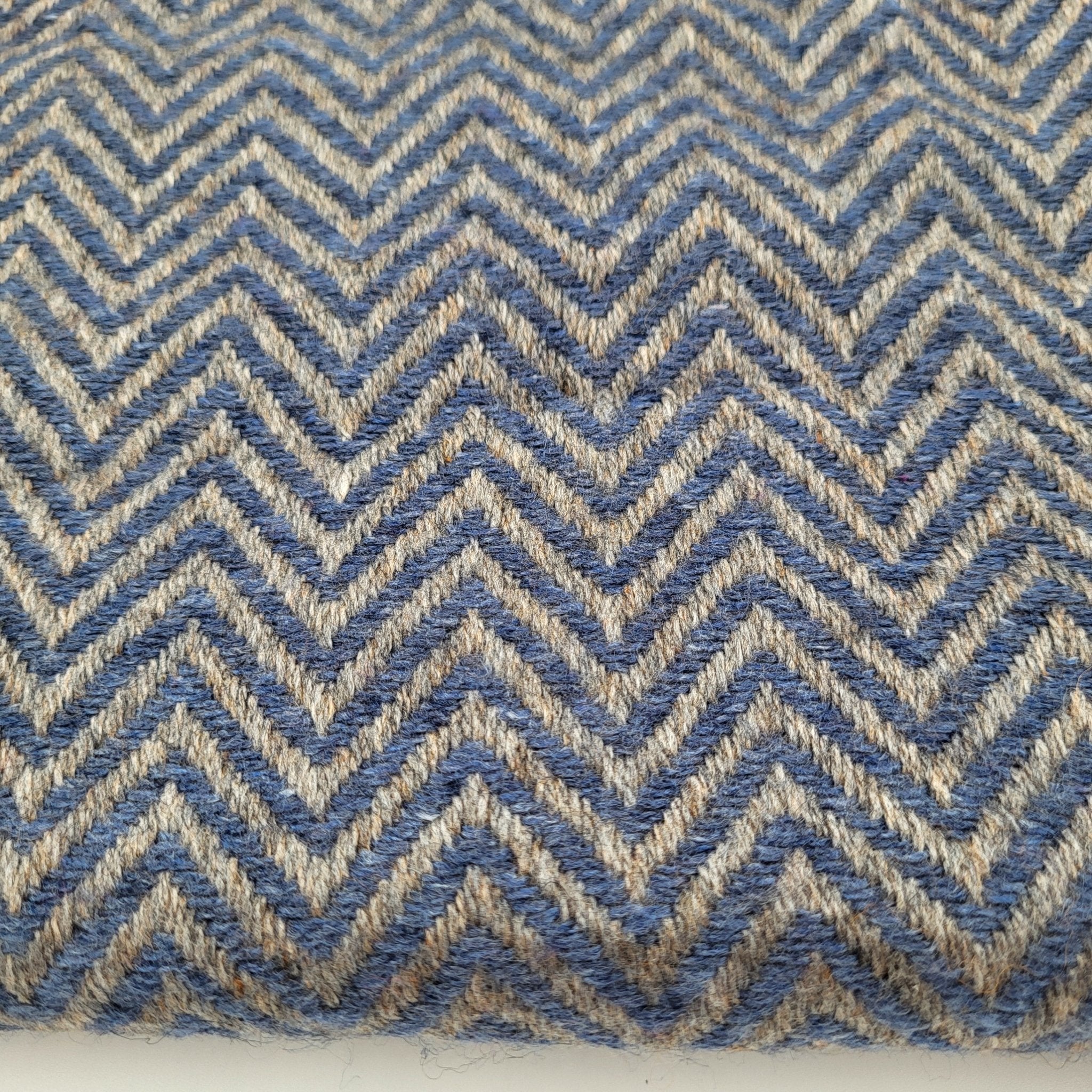 Cashmere herringbone shawl in denim