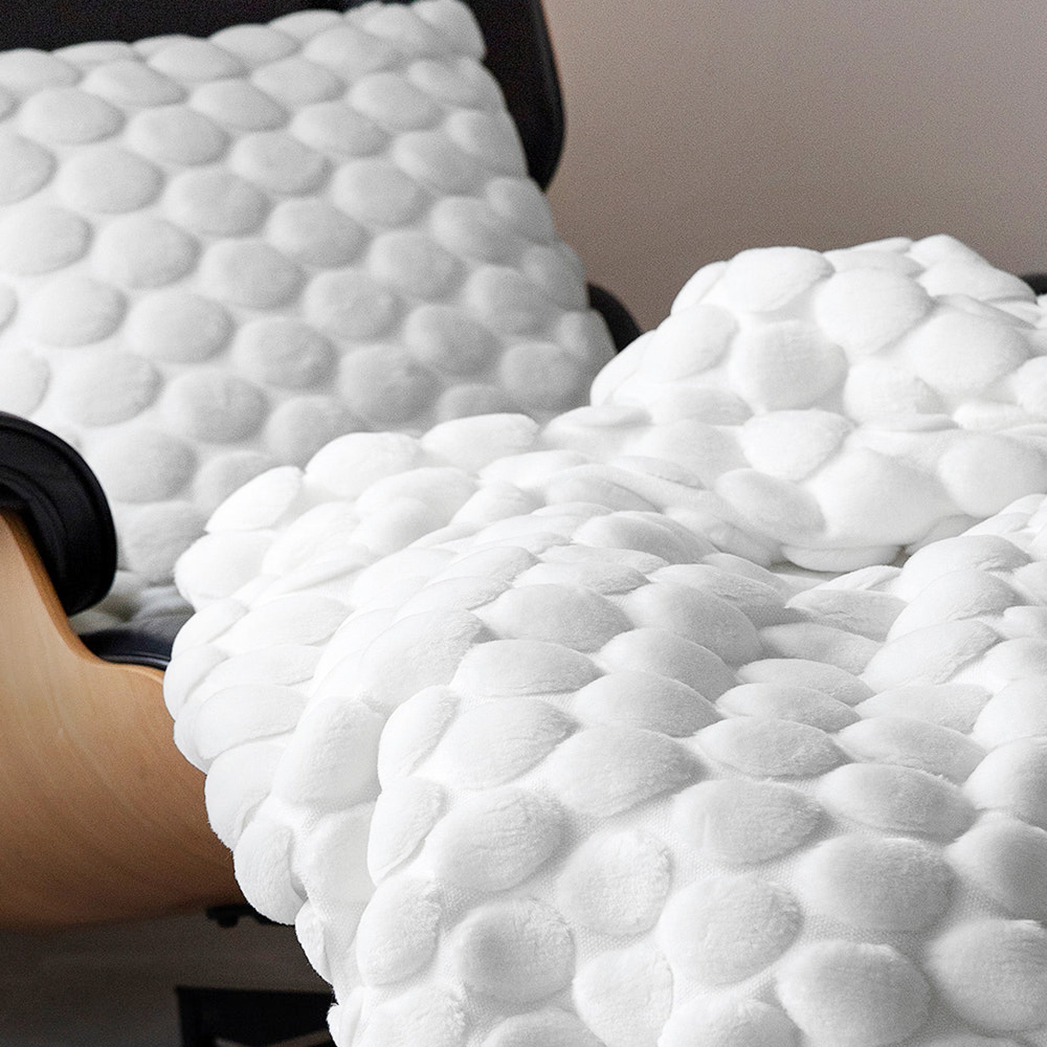 Egg Velvet Throw in white by Ceannis, 130 x 170 cm, eggshell-pattern front with cotton velvet back