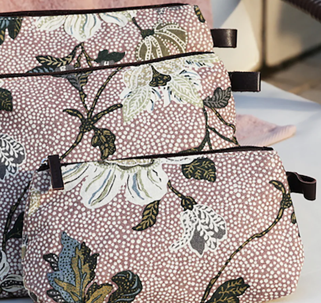 Flower Linen cosmetic bag in dusty pink, Ceannis