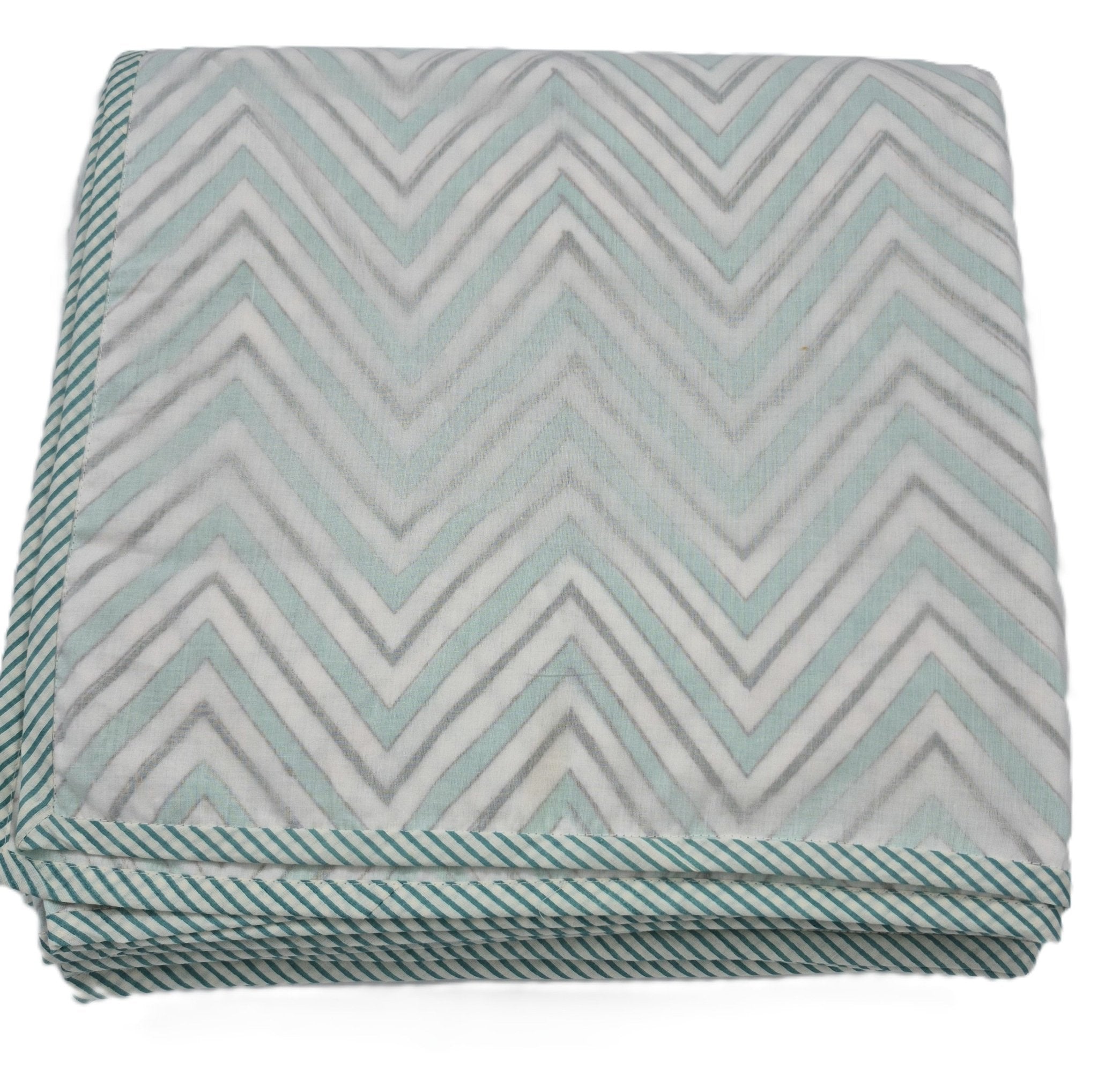 King block-print cotton dohar blanket in a zigzag design, 270 x 270 cm, soft, lightweight and washable